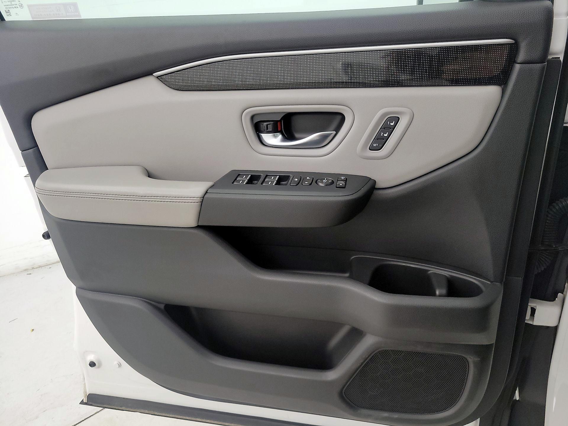 Thumbnail: 2023 Honda Pilot - 12