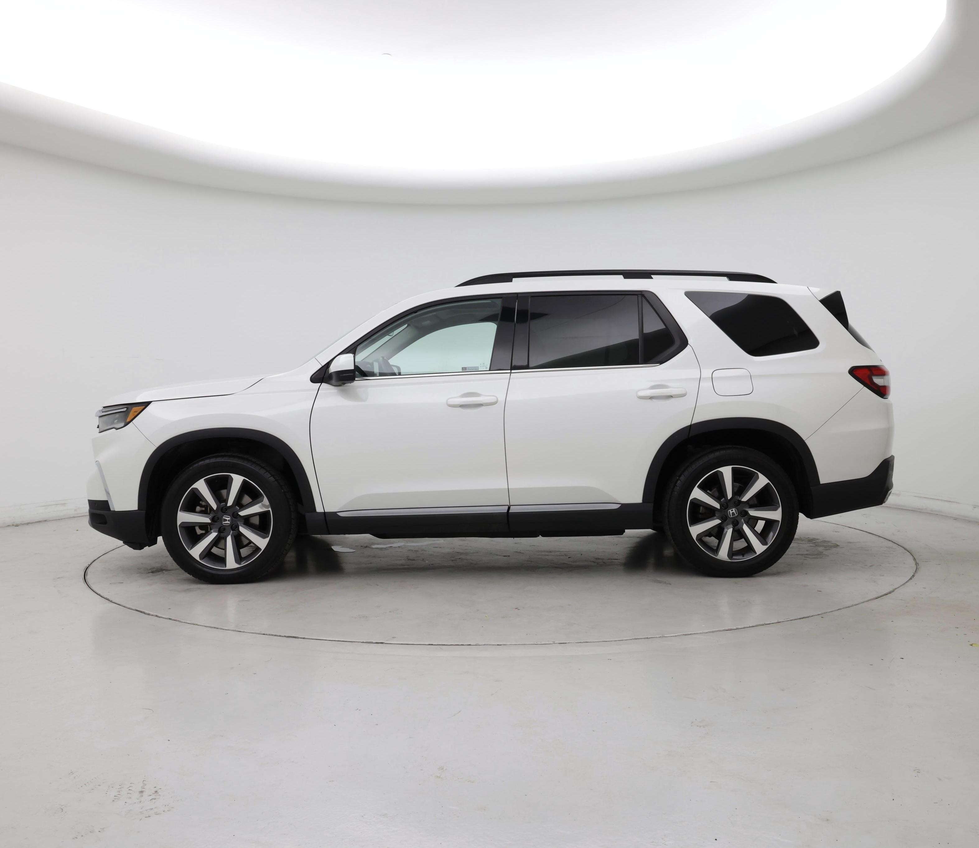 Thumbnail: 2023 Honda Pilot - 3