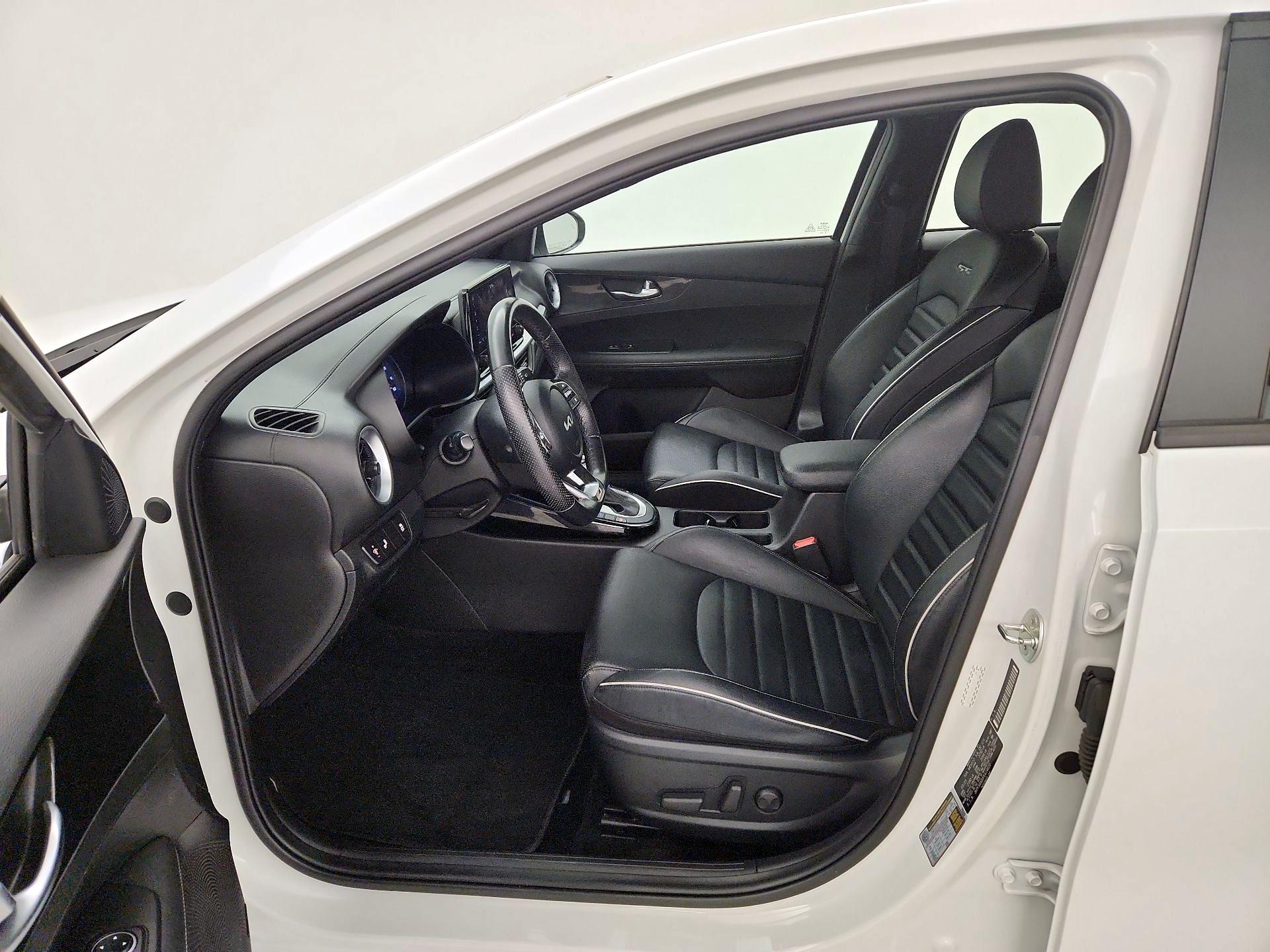 Thumbnail: 2023 Kia Forte - 11