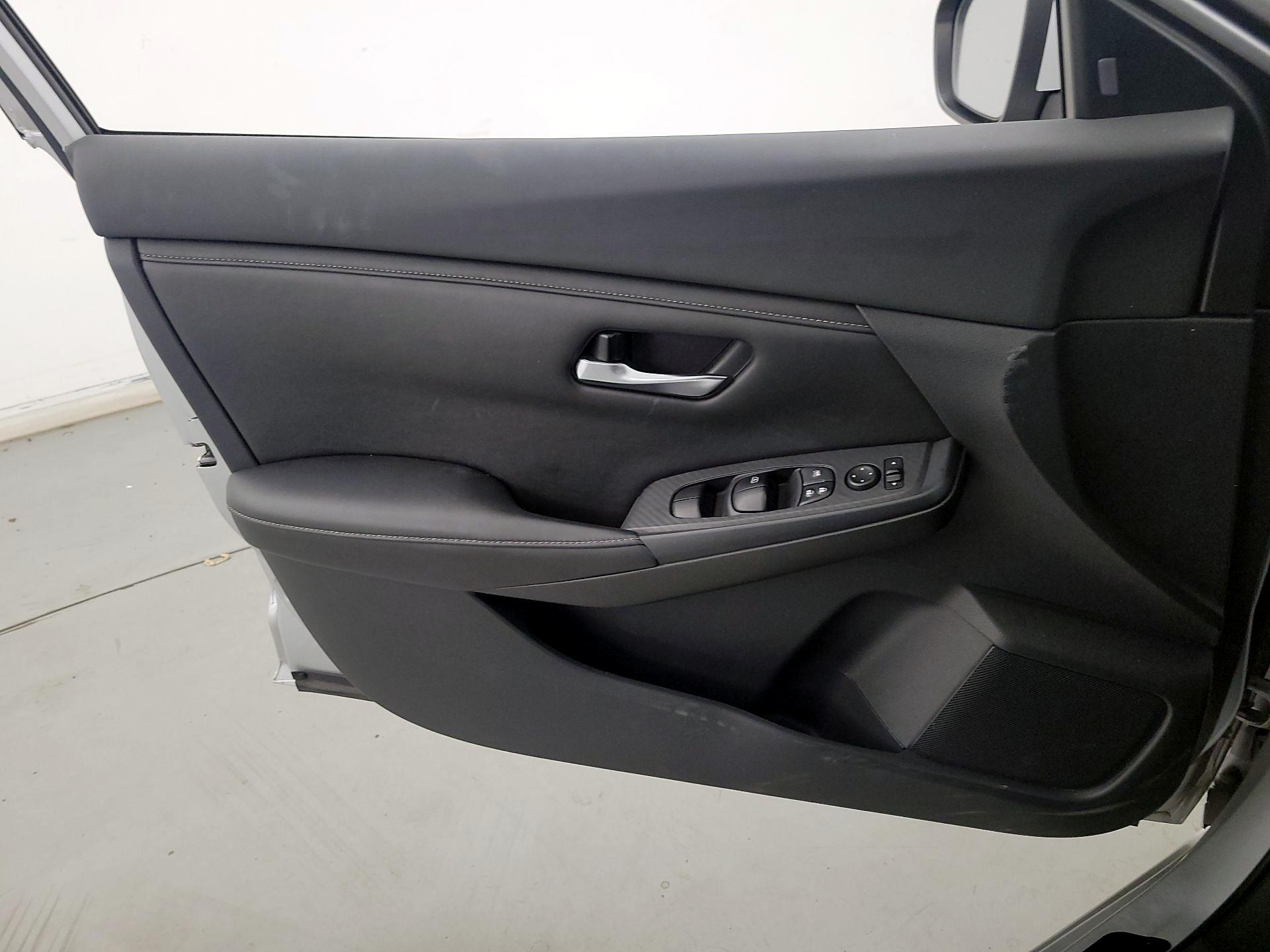 Thumbnail: 2021 Nissan Sentra - 12