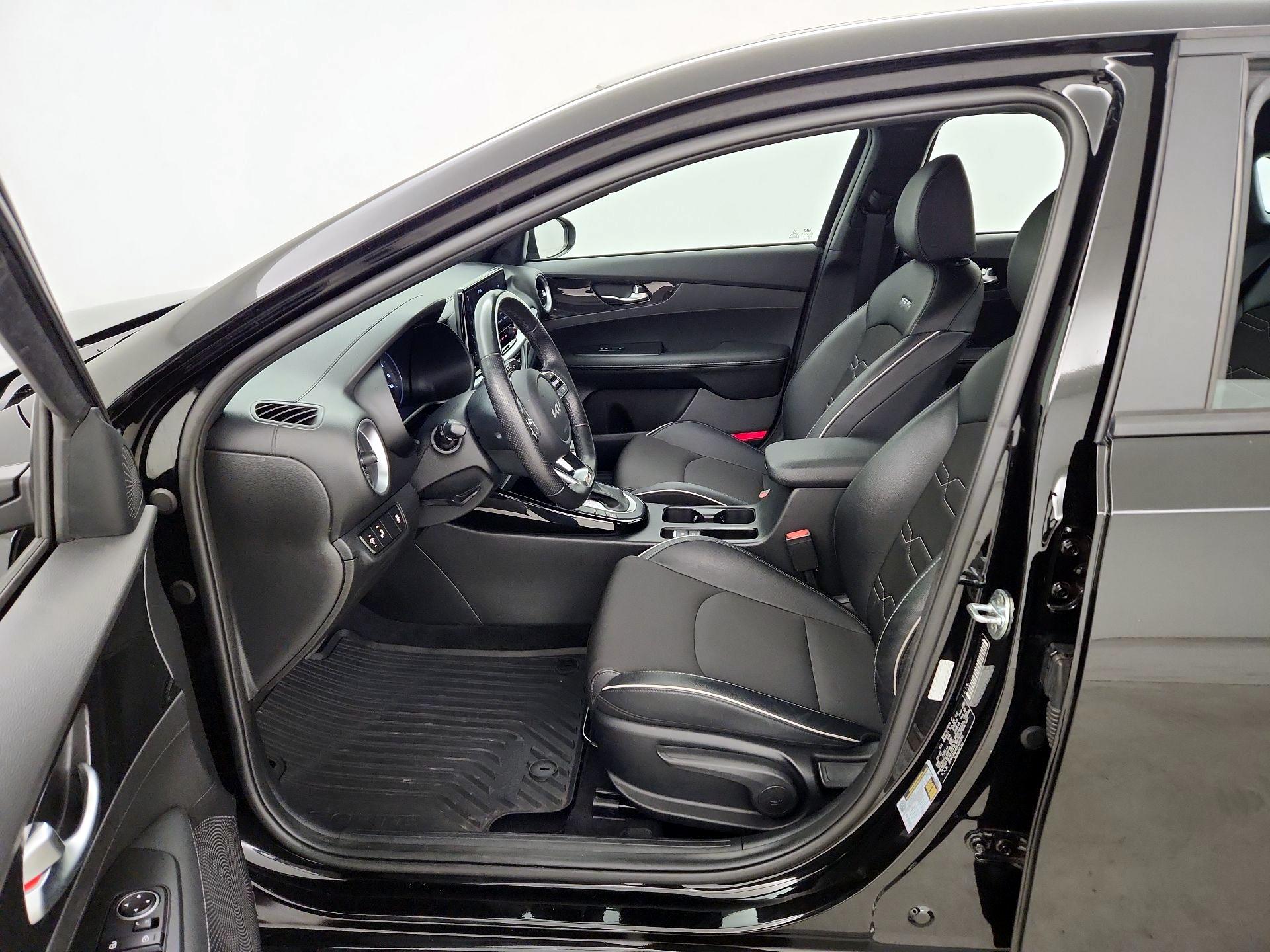 Thumbnail: 2022 Kia Forte - 11