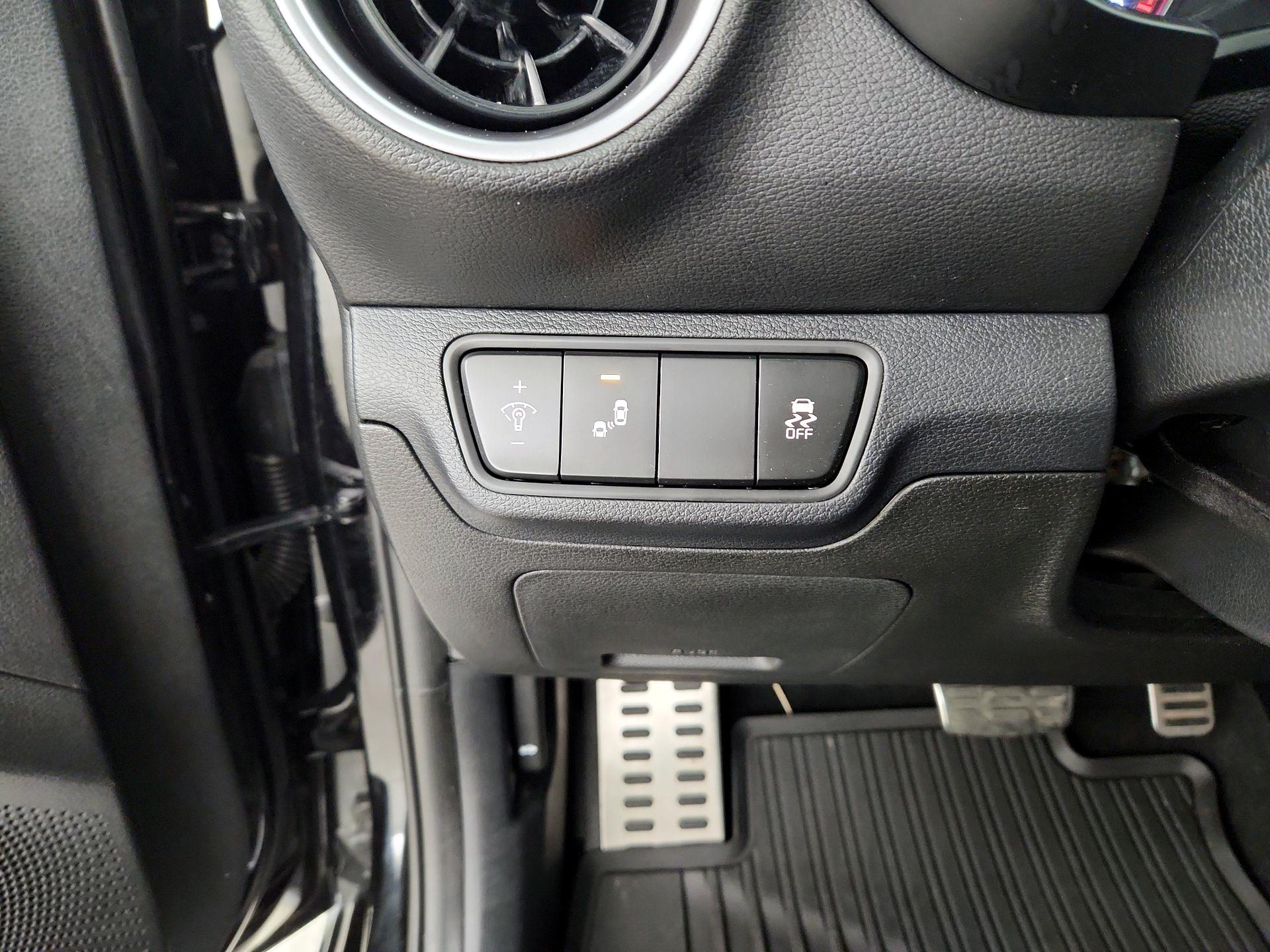 Thumbnail: 2022 Kia Forte - 13