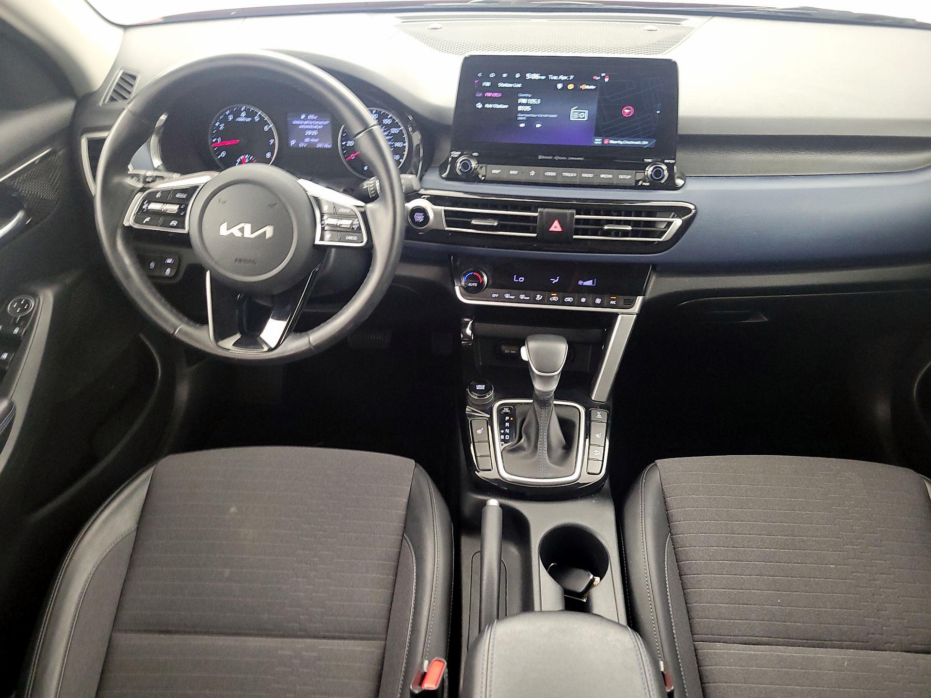 Thumbnail: 2023 Kia Seltos - 9