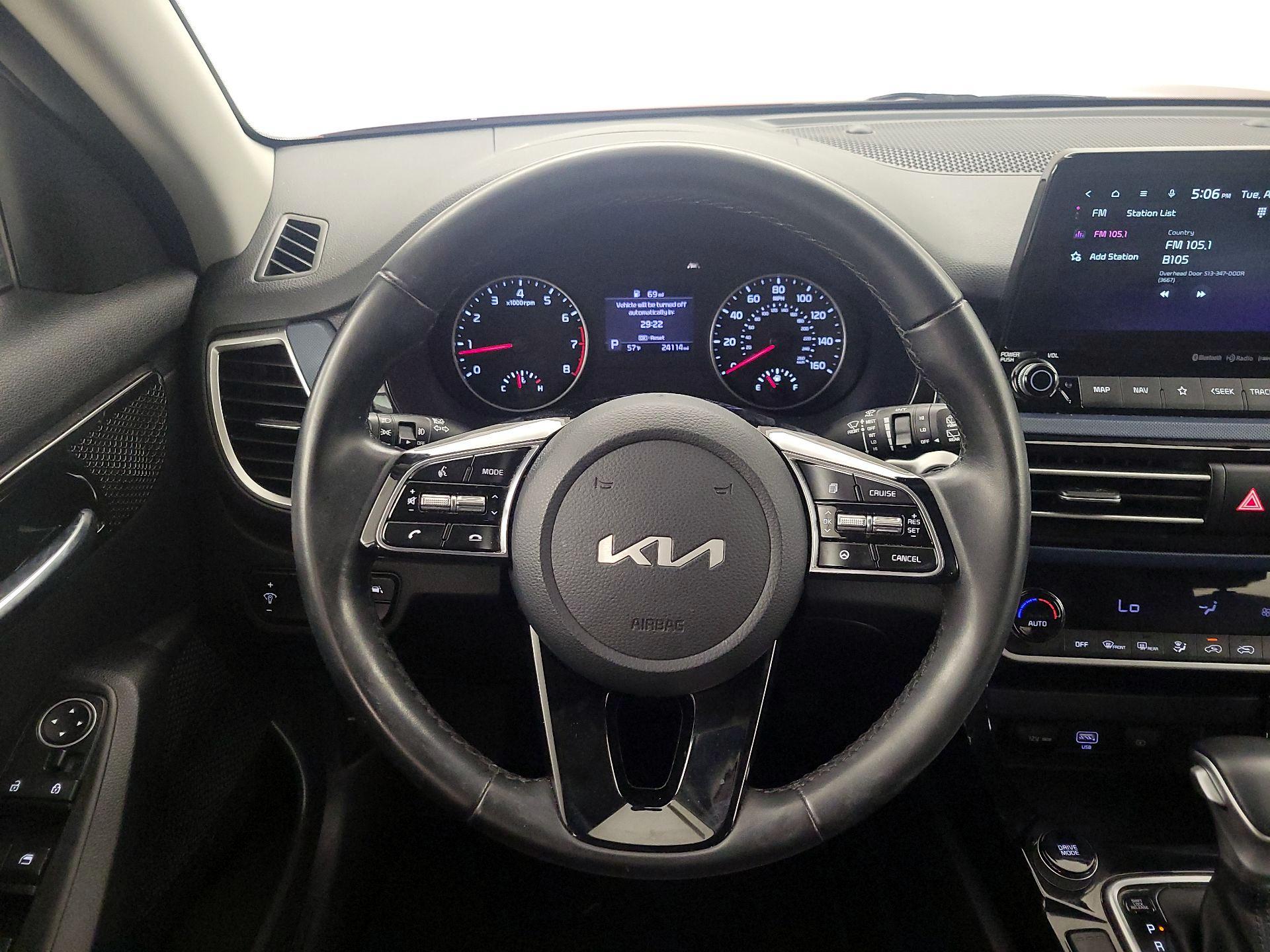 Thumbnail: 2023 Kia Seltos - 10