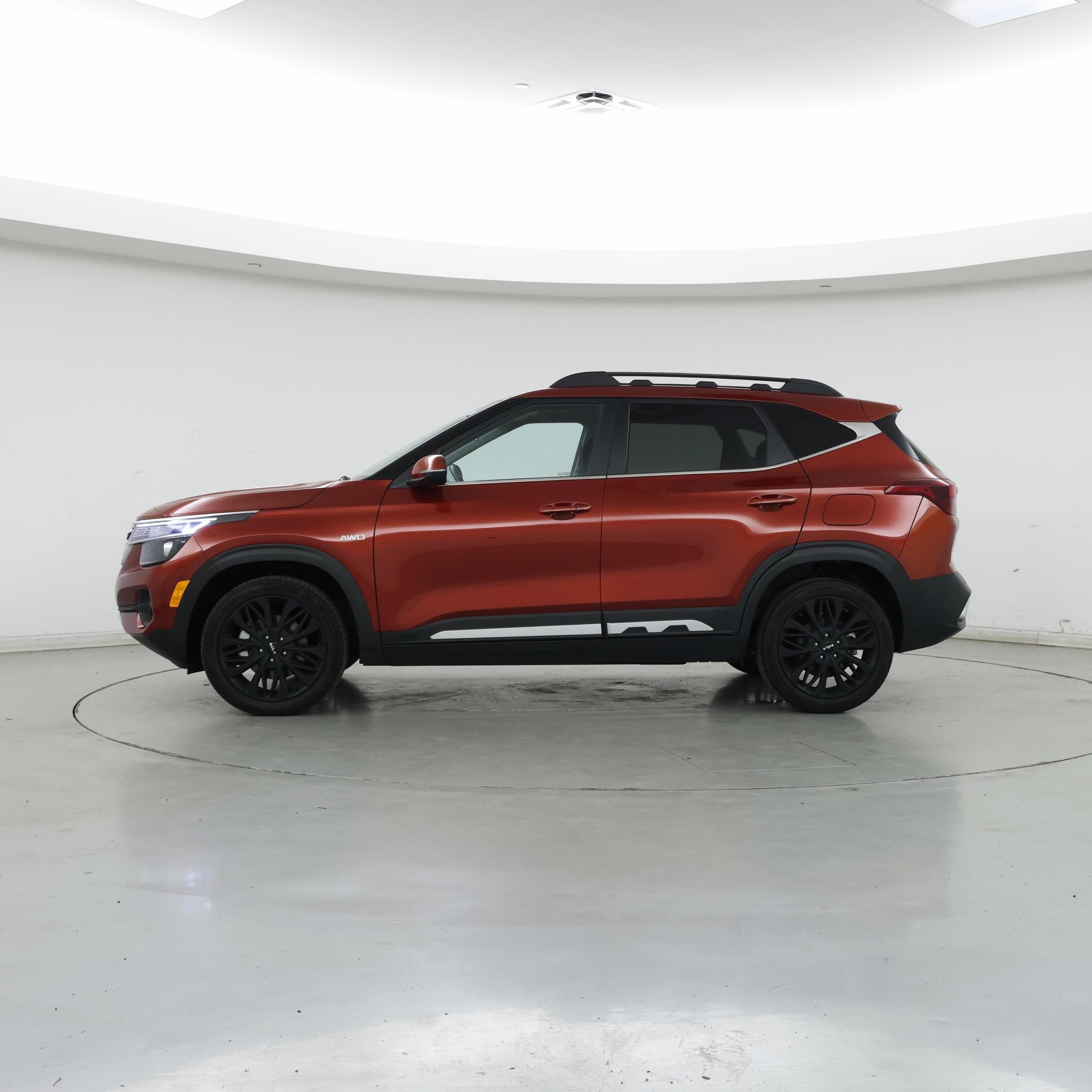 Thumbnail: 2023 Kia Seltos - 3