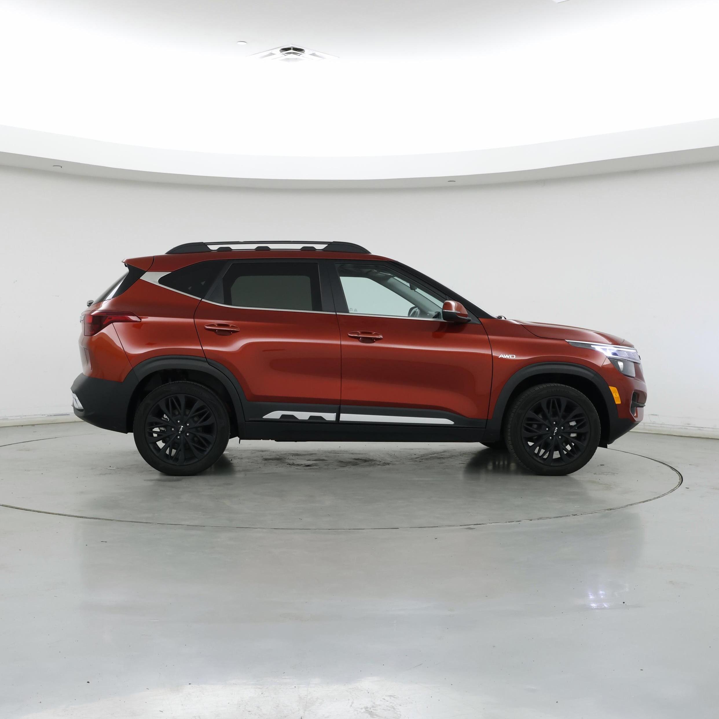 Thumbnail: 2023 Kia Seltos - 7