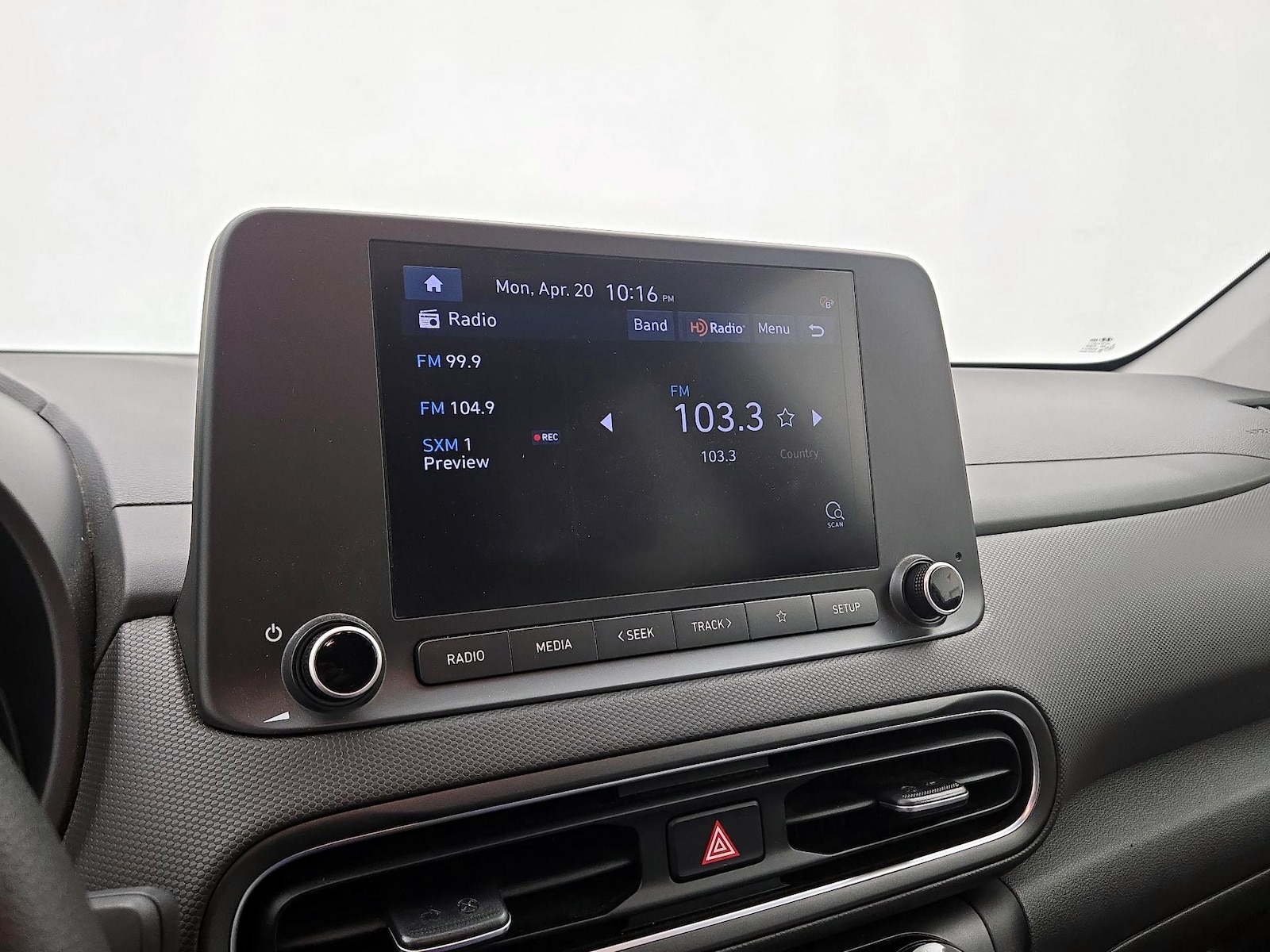 2023 Hyundai Kona SEL - Photo 16