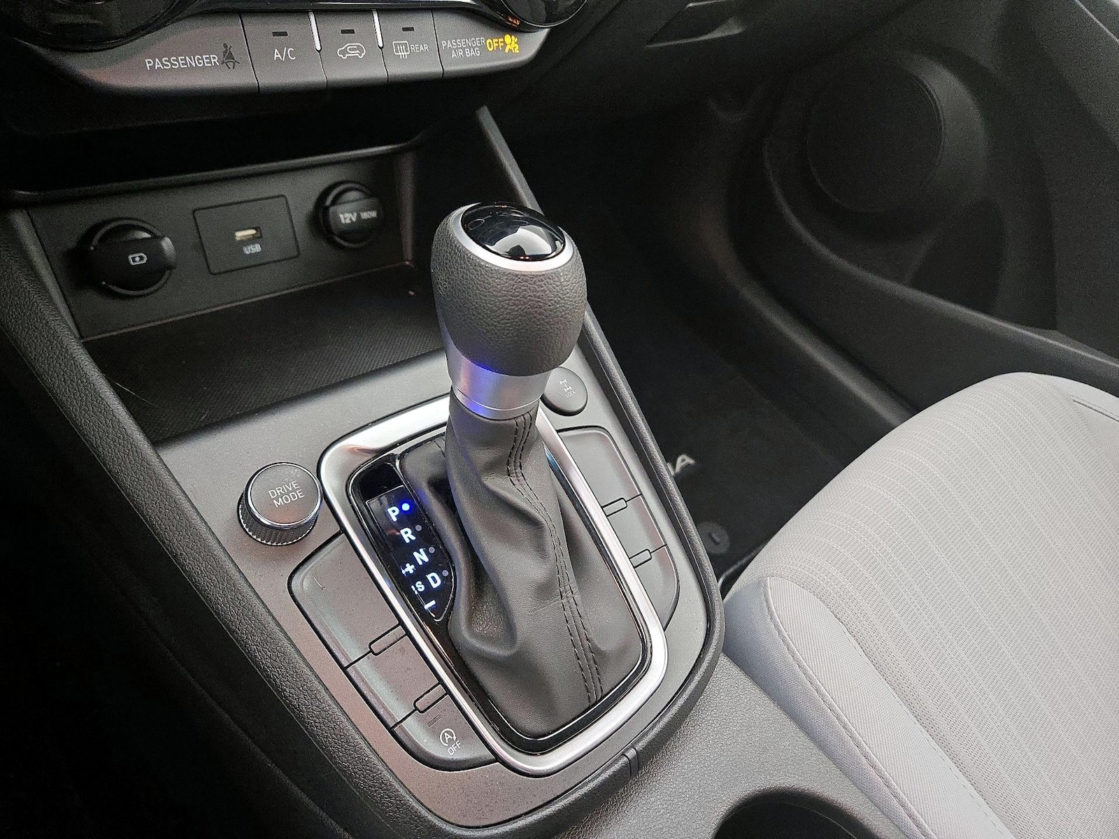 2023 Hyundai Kona SEL - Photo 18
