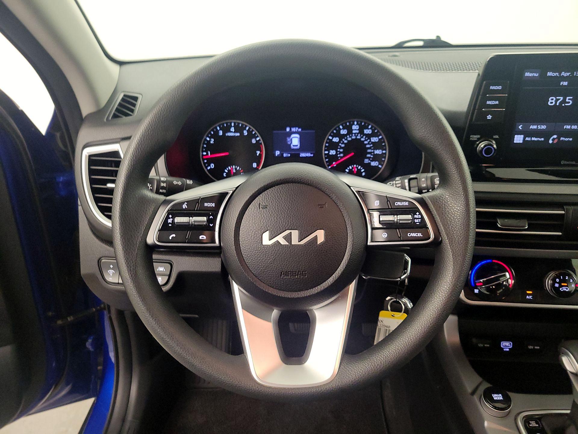 Thumbnail: 2023 Kia Seltos - 10