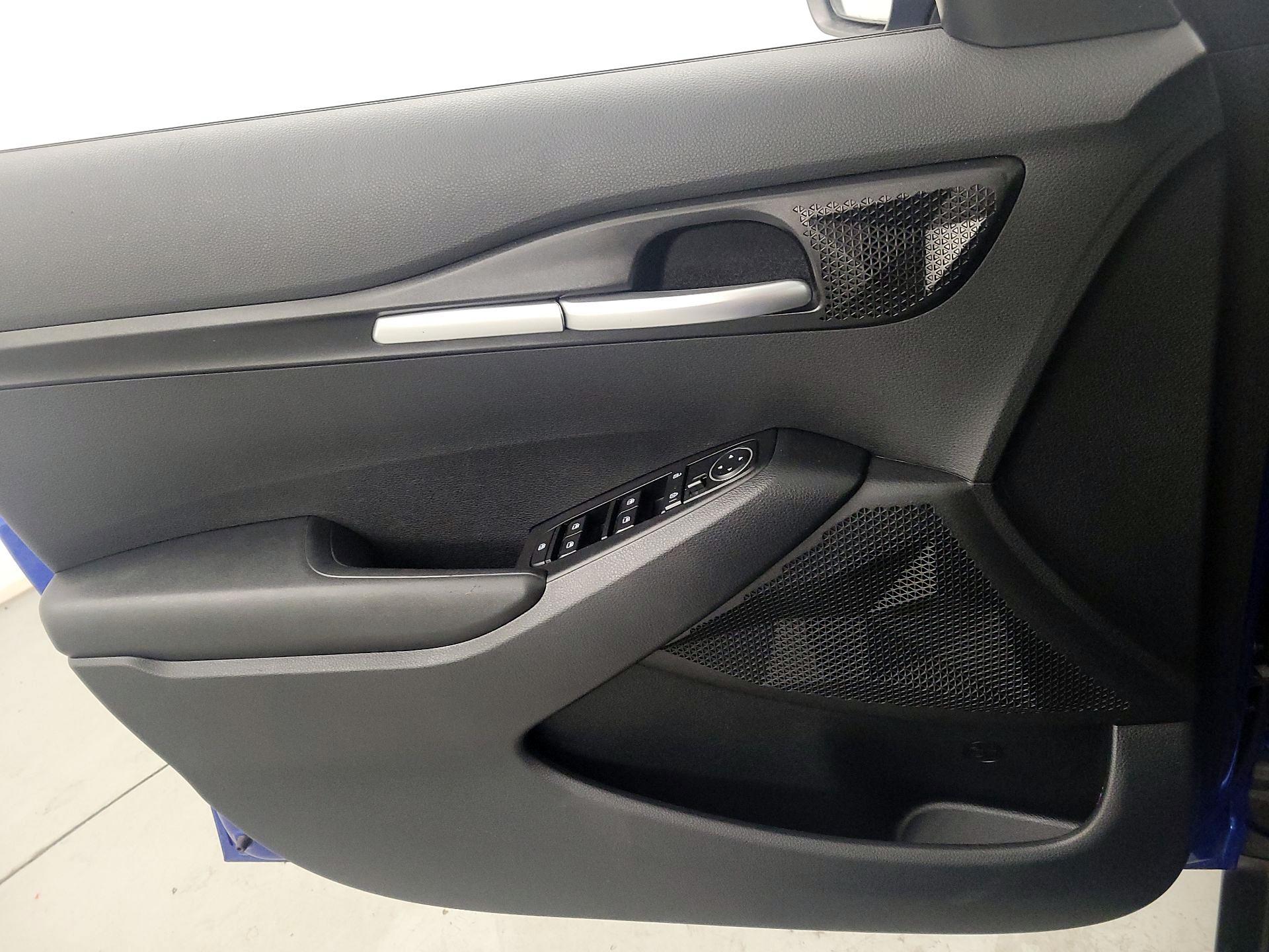 Thumbnail: 2023 Kia Seltos - 12