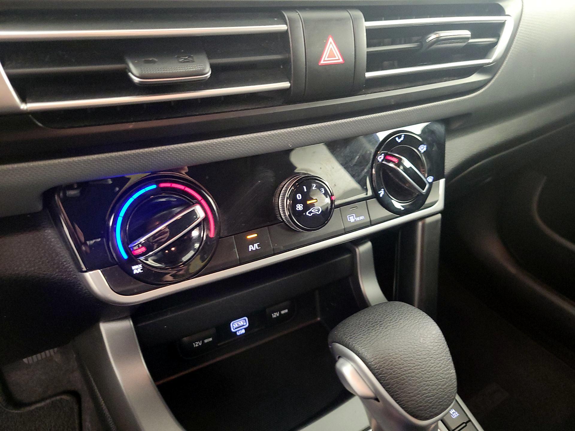 Thumbnail: 2023 Kia Seltos - 16