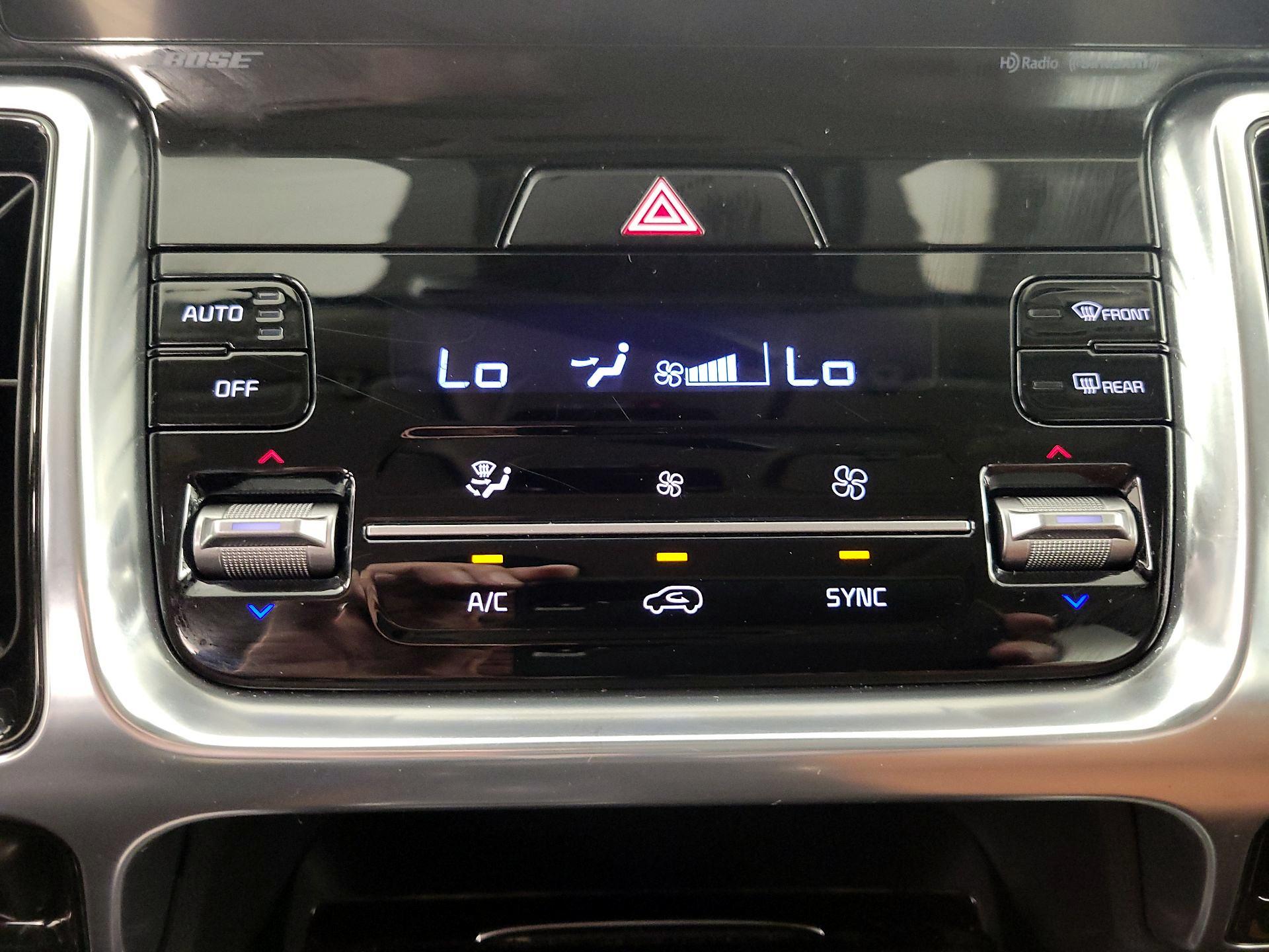 Thumbnail: 2022 Kia Sorento - 17