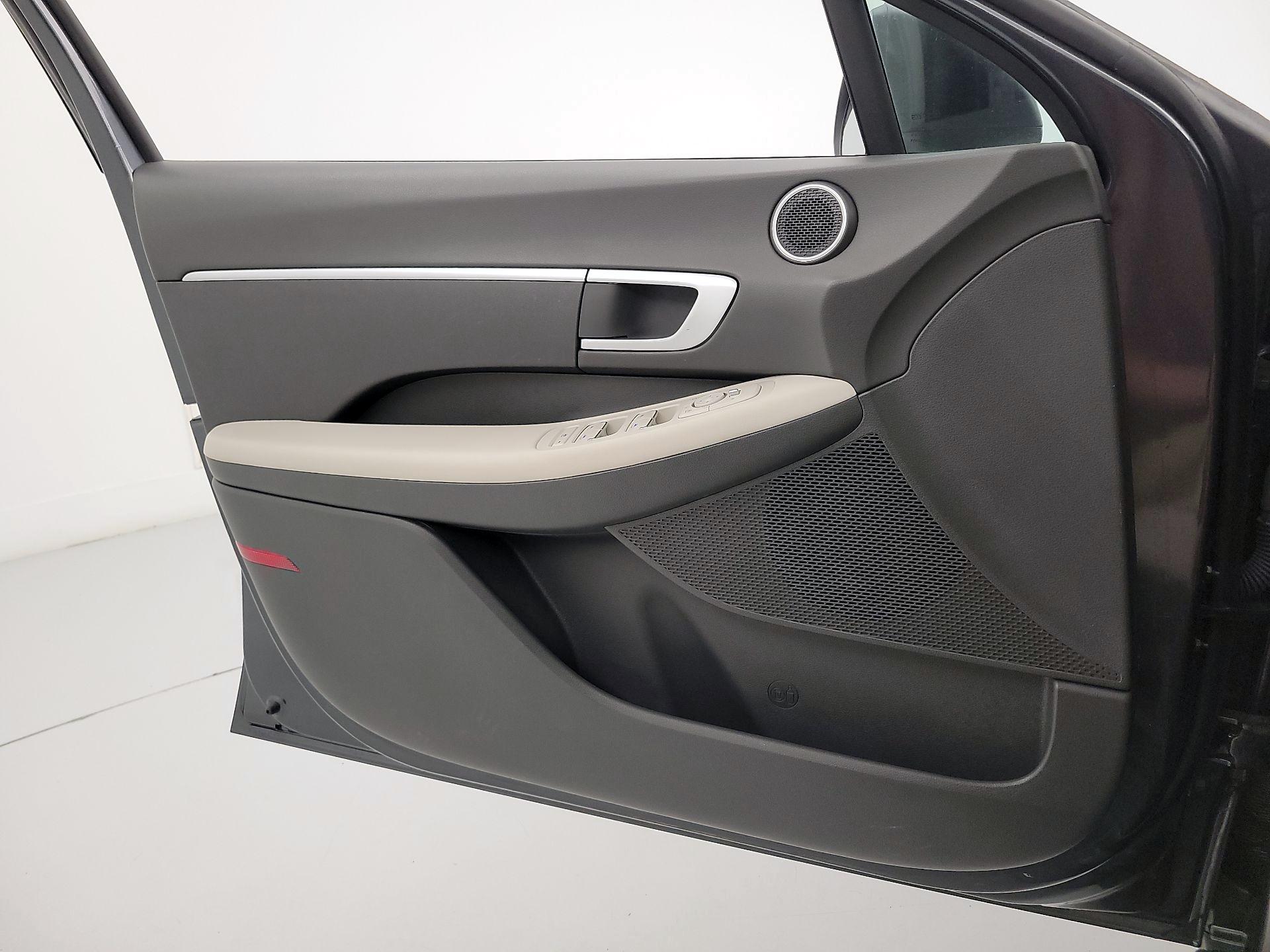 Thumbnail: 2023 Hyundai Sonata - 12