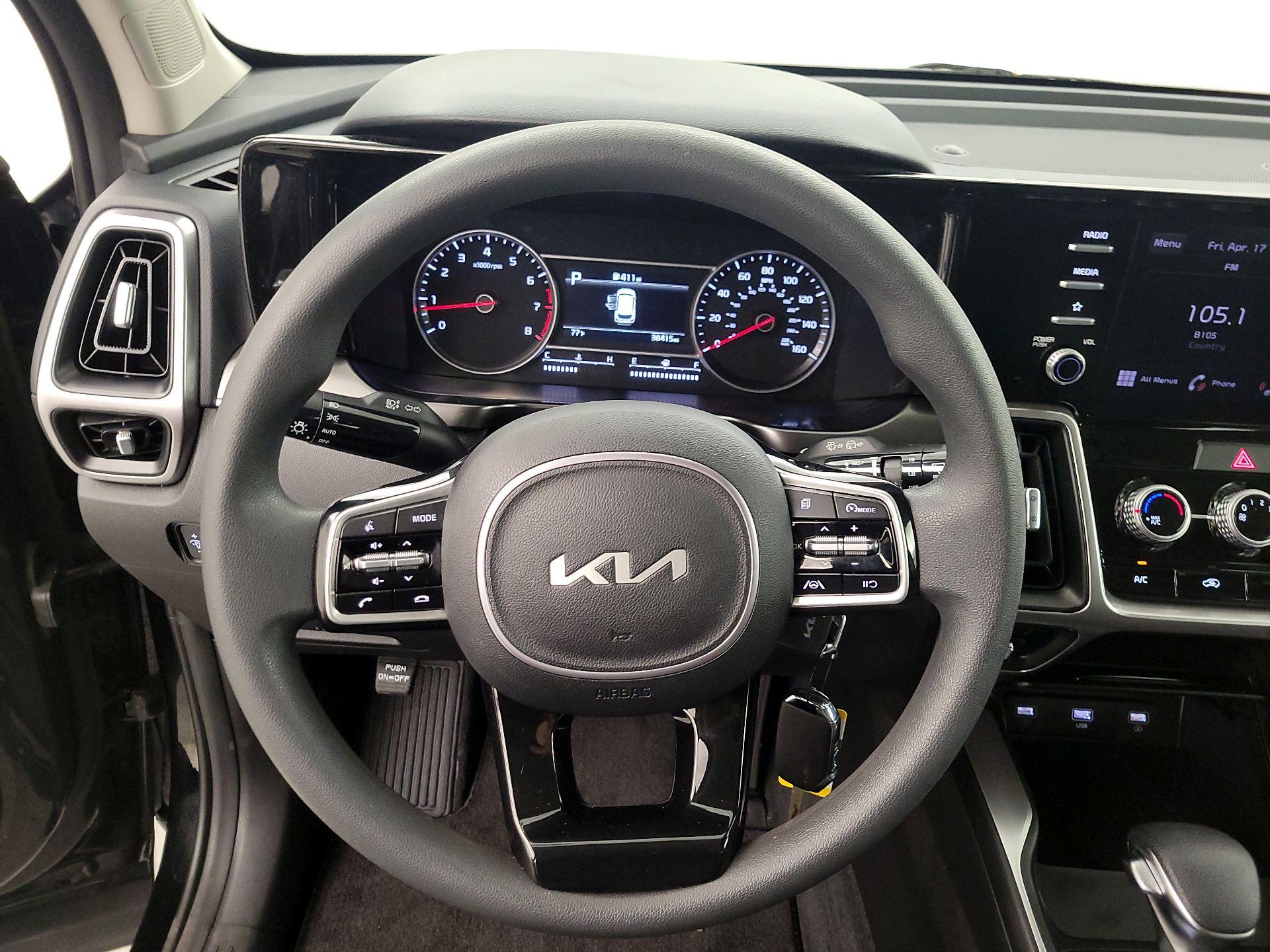 Thumbnail: 2023 Kia Sorento - 10