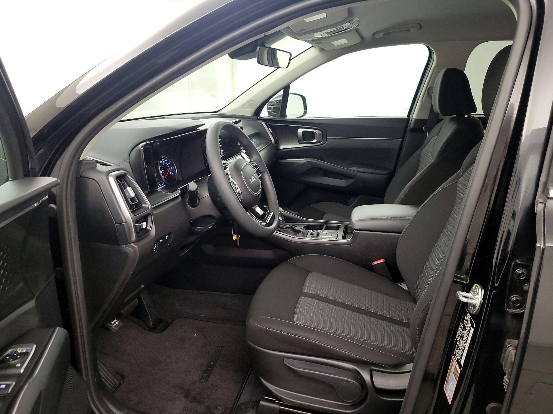 Thumbnail: 2023 Kia Sorento - 11