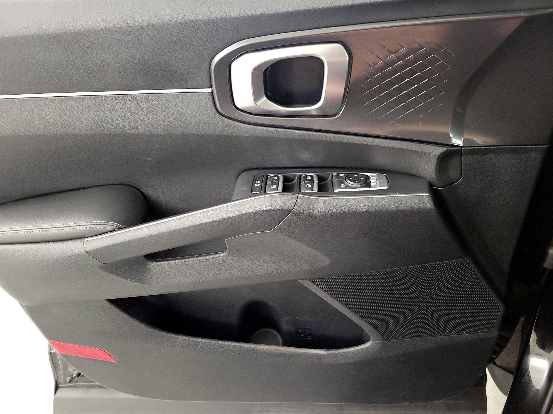 Thumbnail: 2023 Kia Sorento - 12