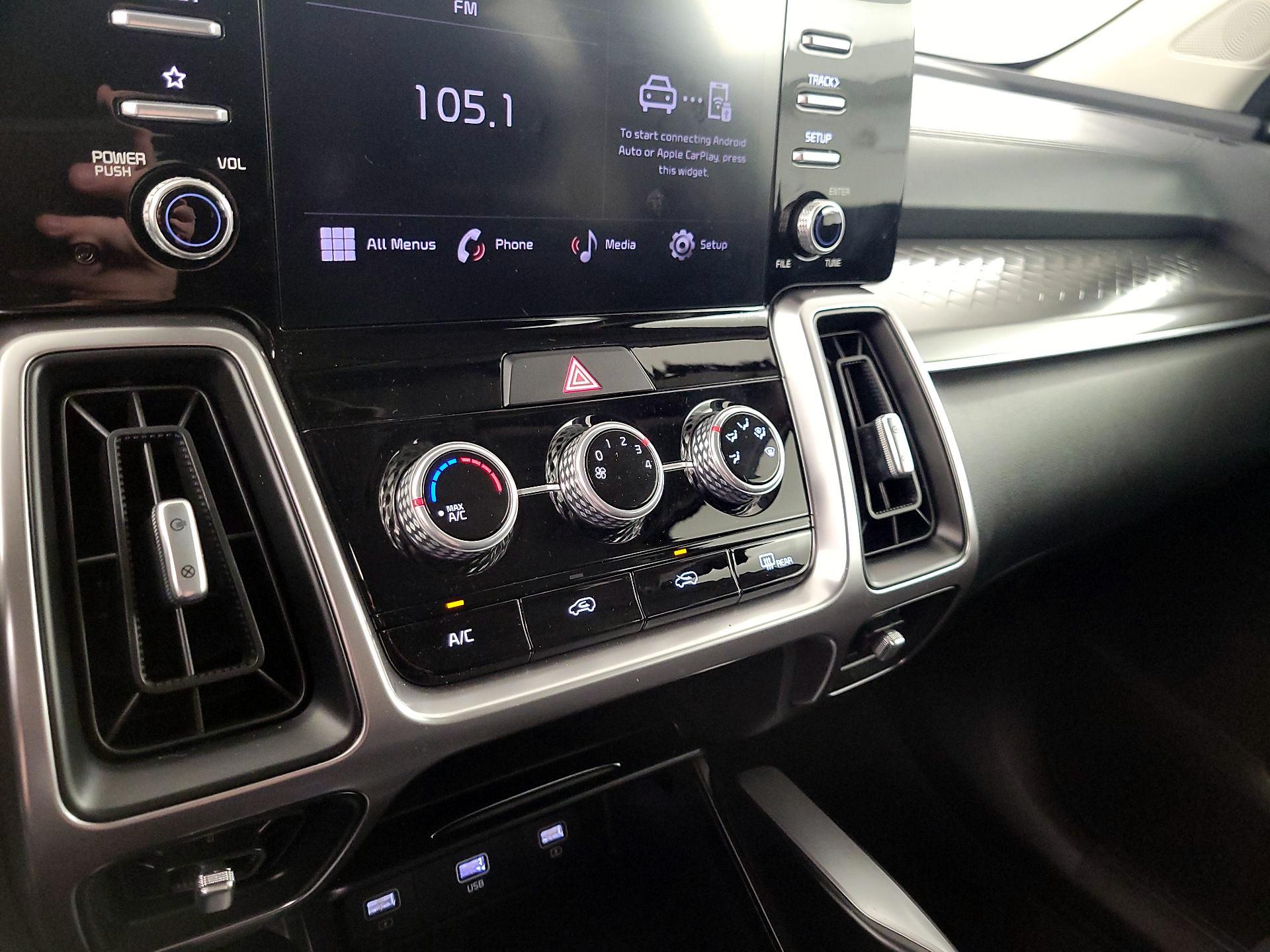 Thumbnail: 2023 Kia Sorento - 16