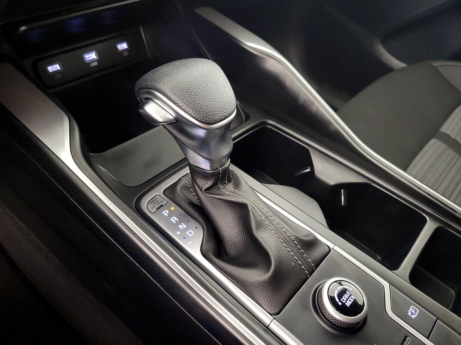 Thumbnail: 2023 Kia Sorento - 17