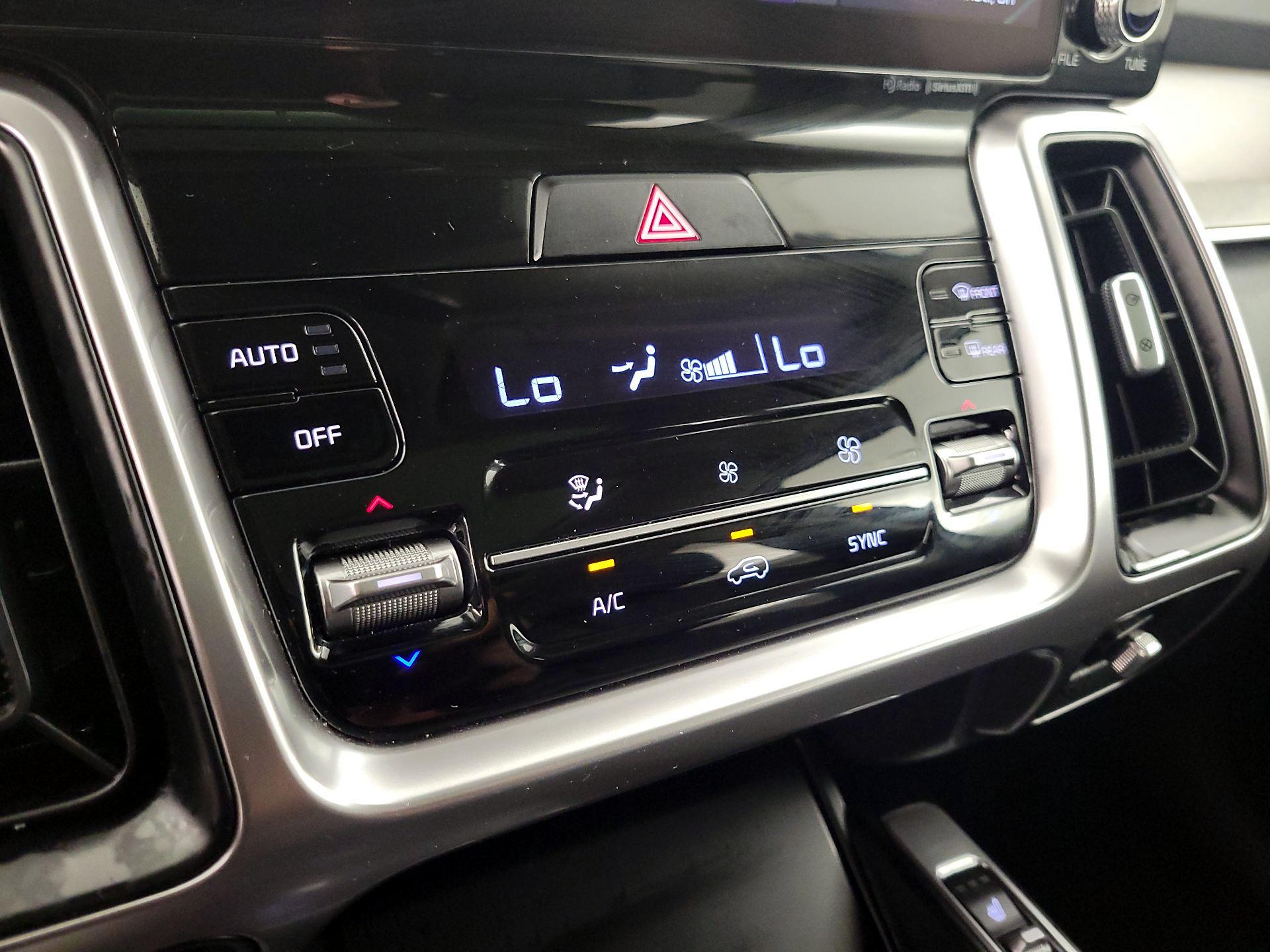 Thumbnail: 2023 Kia Sorento - 17