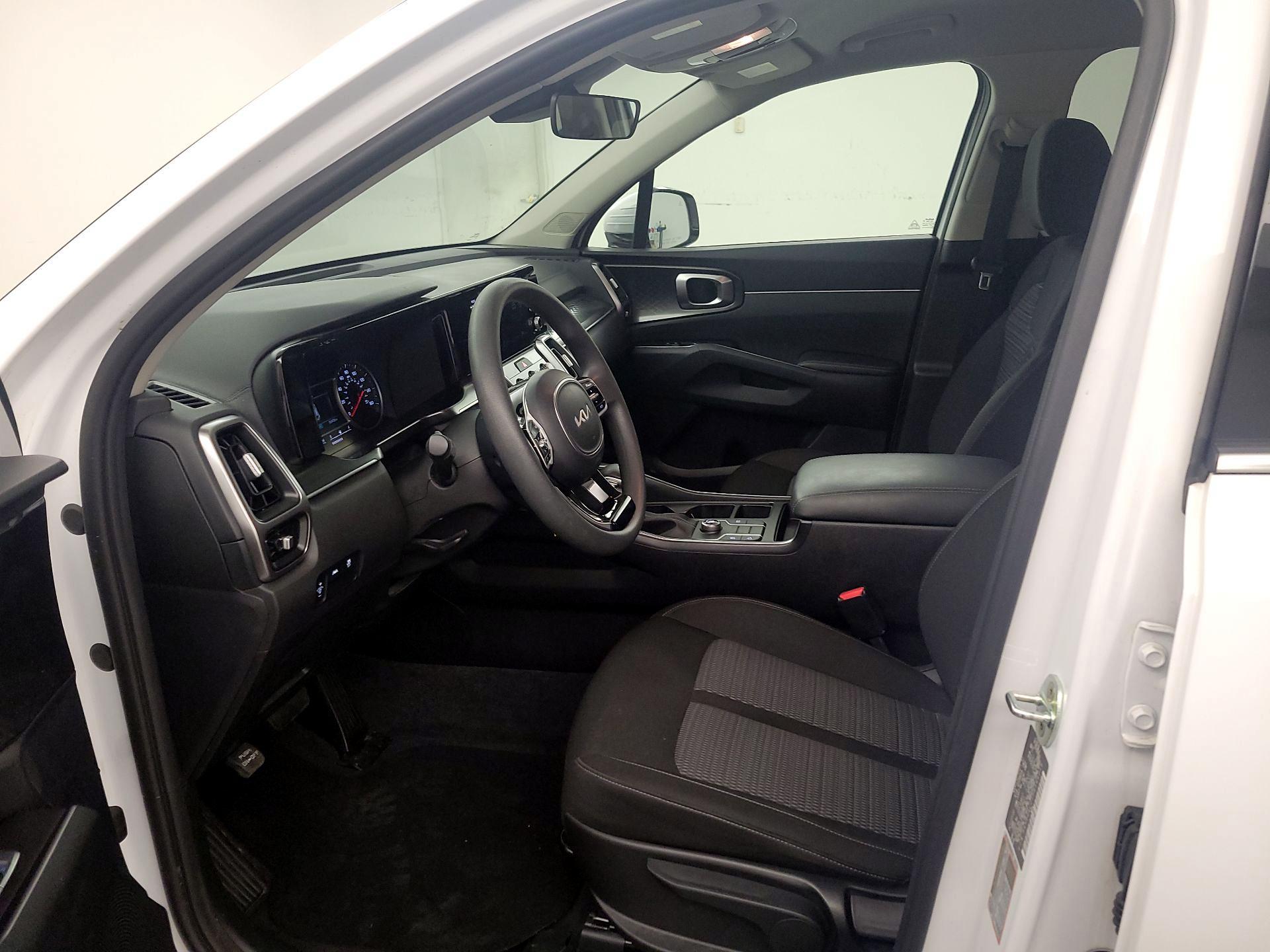 Thumbnail: 2023 Kia Sorento - 11