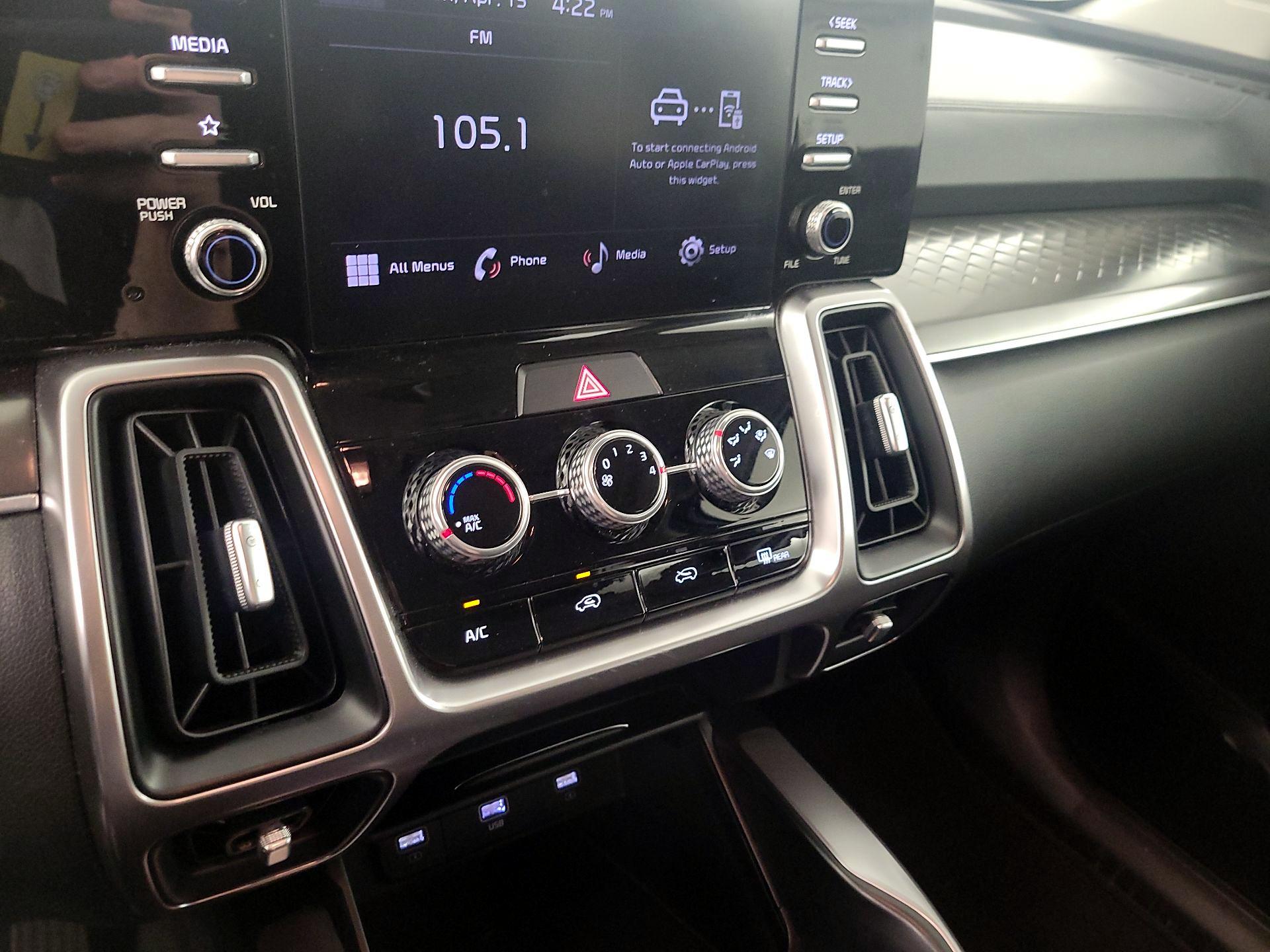 Thumbnail: 2023 Kia Sorento - 16