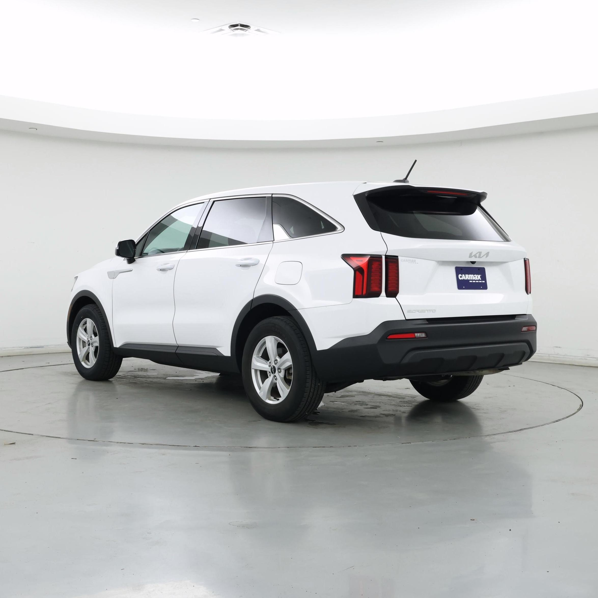 Thumbnail: 2023 Kia Sorento - 2