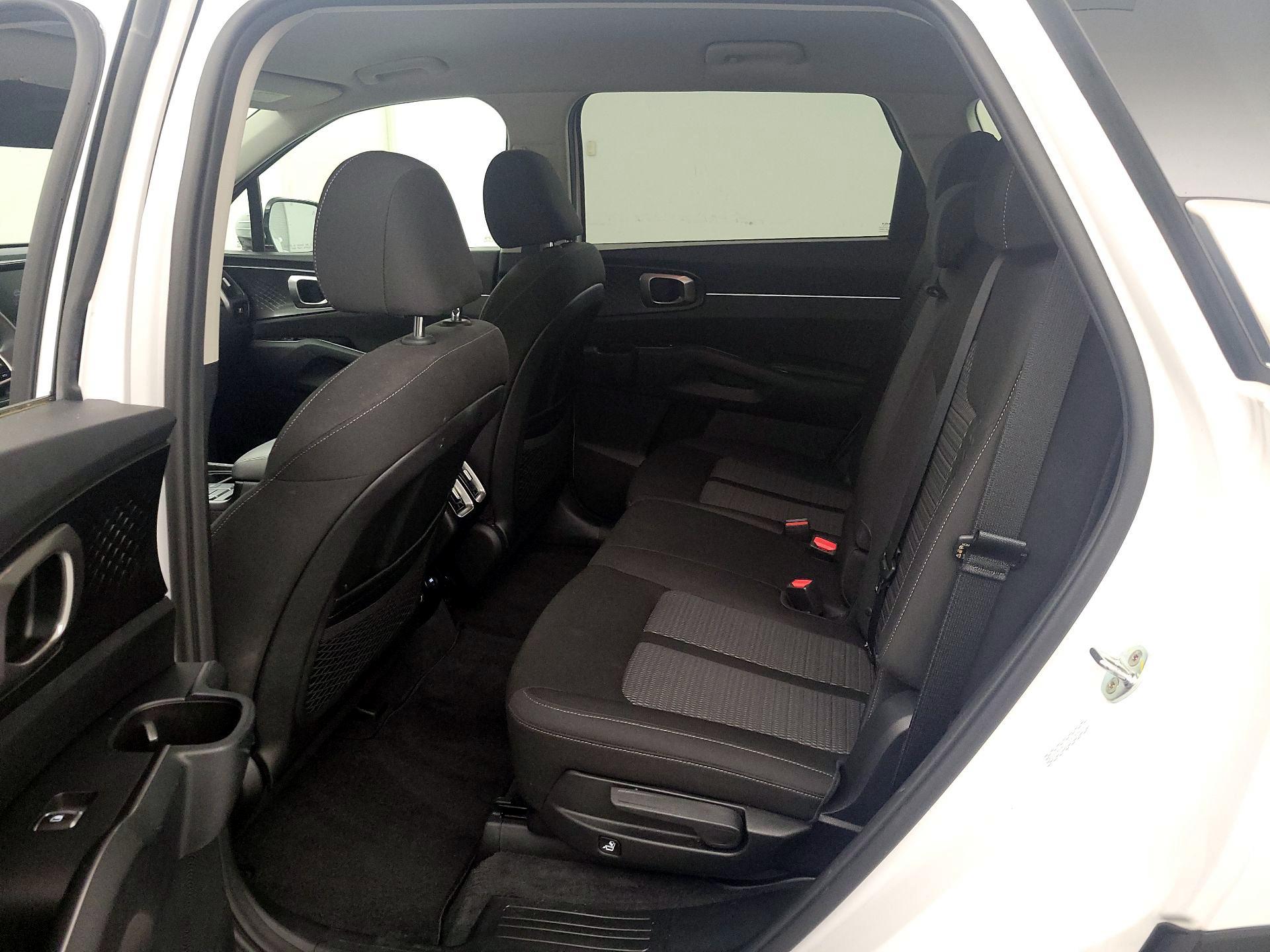 Thumbnail: 2023 Kia Sorento - 19