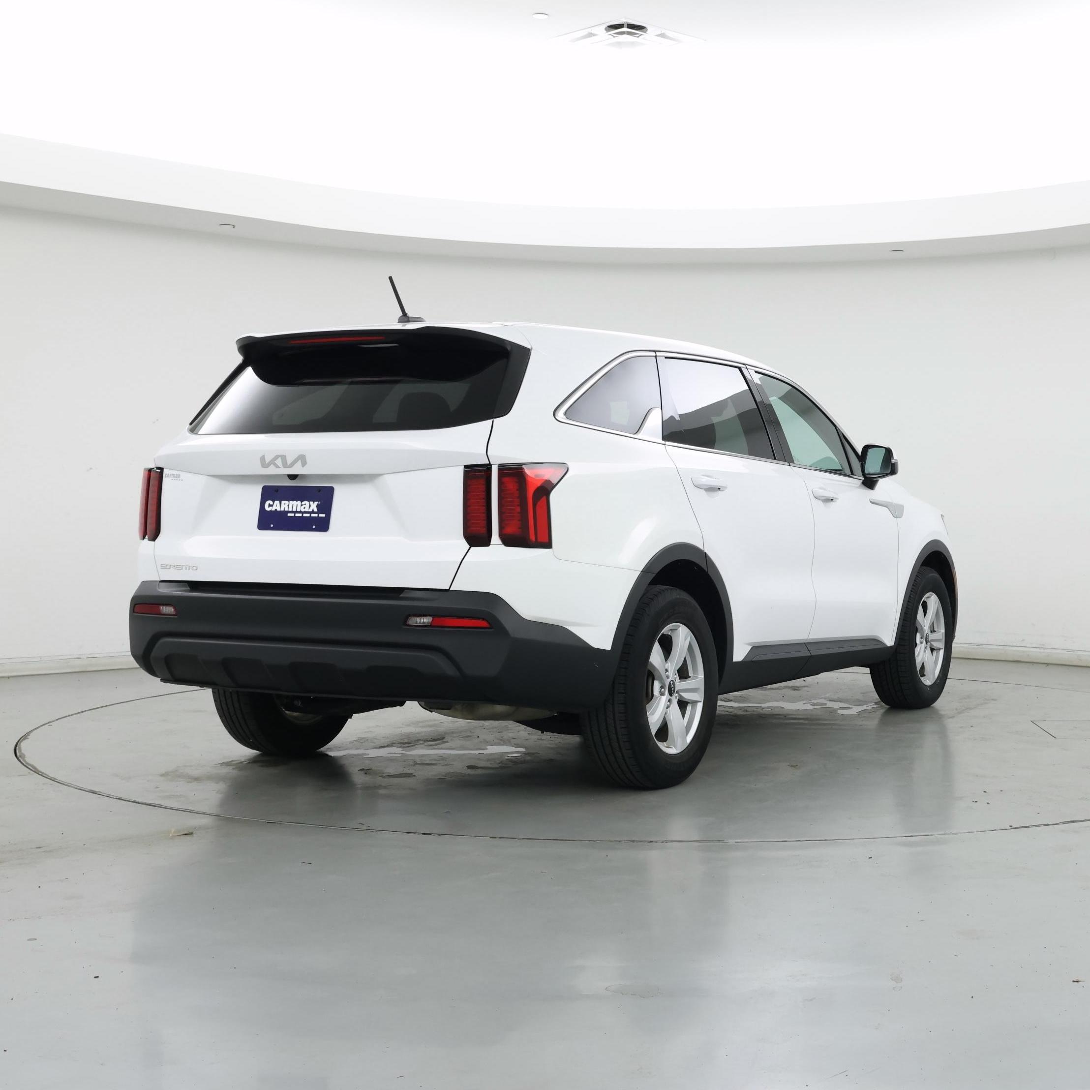 Thumbnail: 2023 Kia Sorento - 8