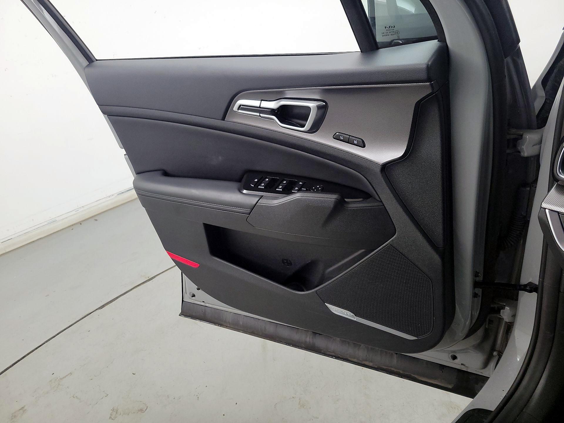 Thumbnail: 2023 Kia Sportage - 12