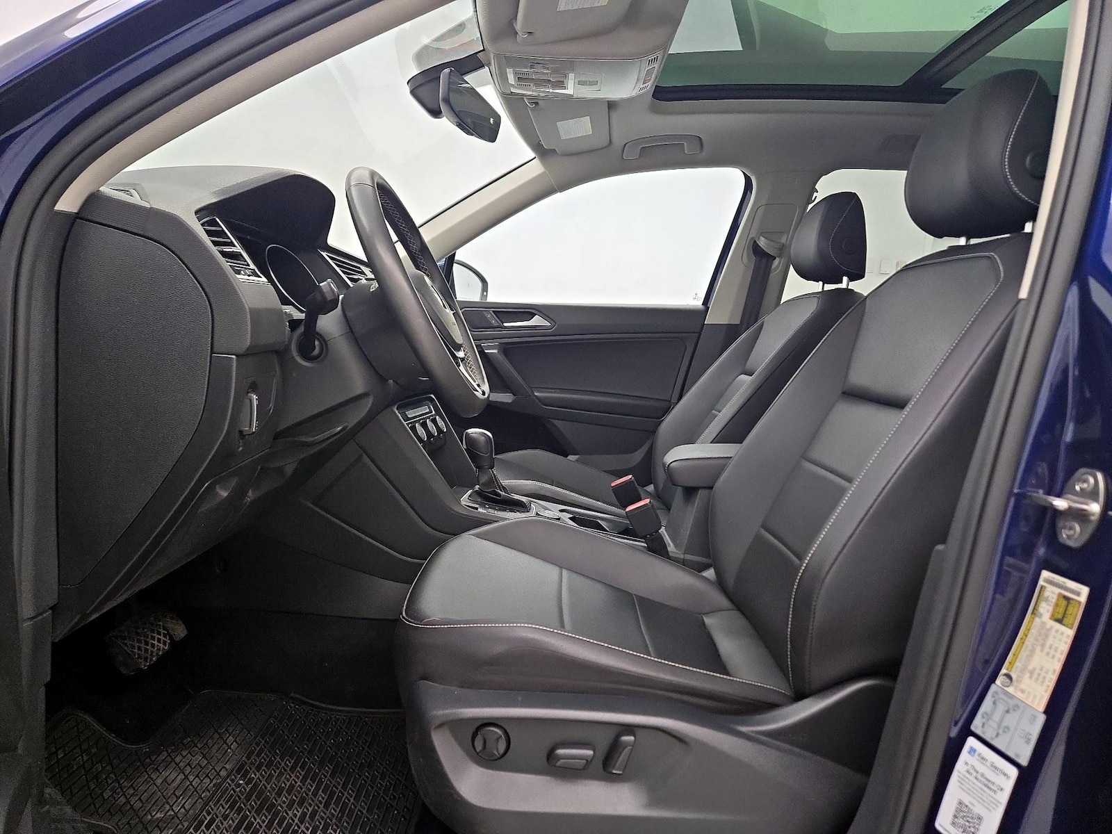 2021 Volkswagen Tiguan SE - Photo 12