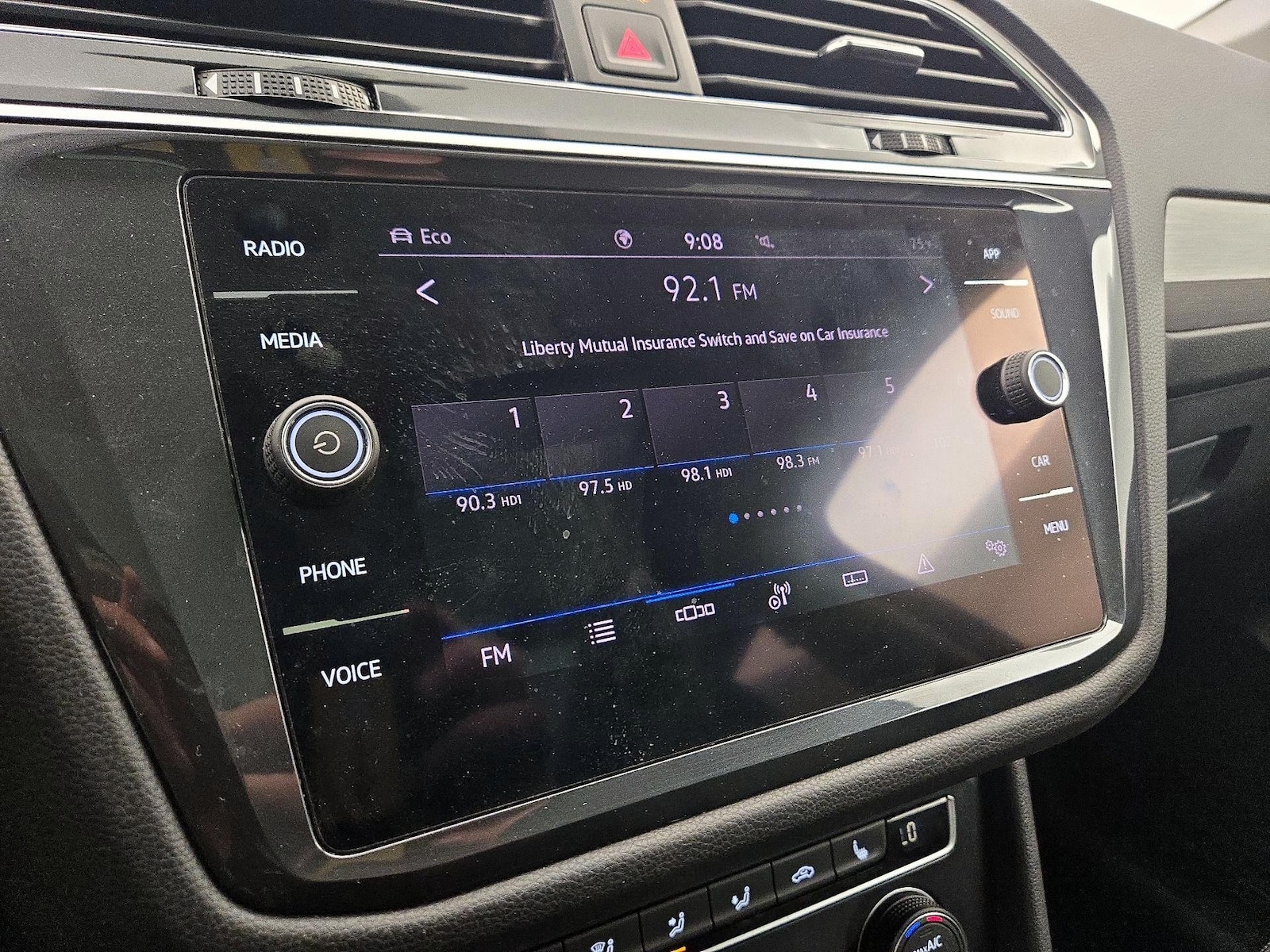 2021 Volkswagen Tiguan SE - Photo 16