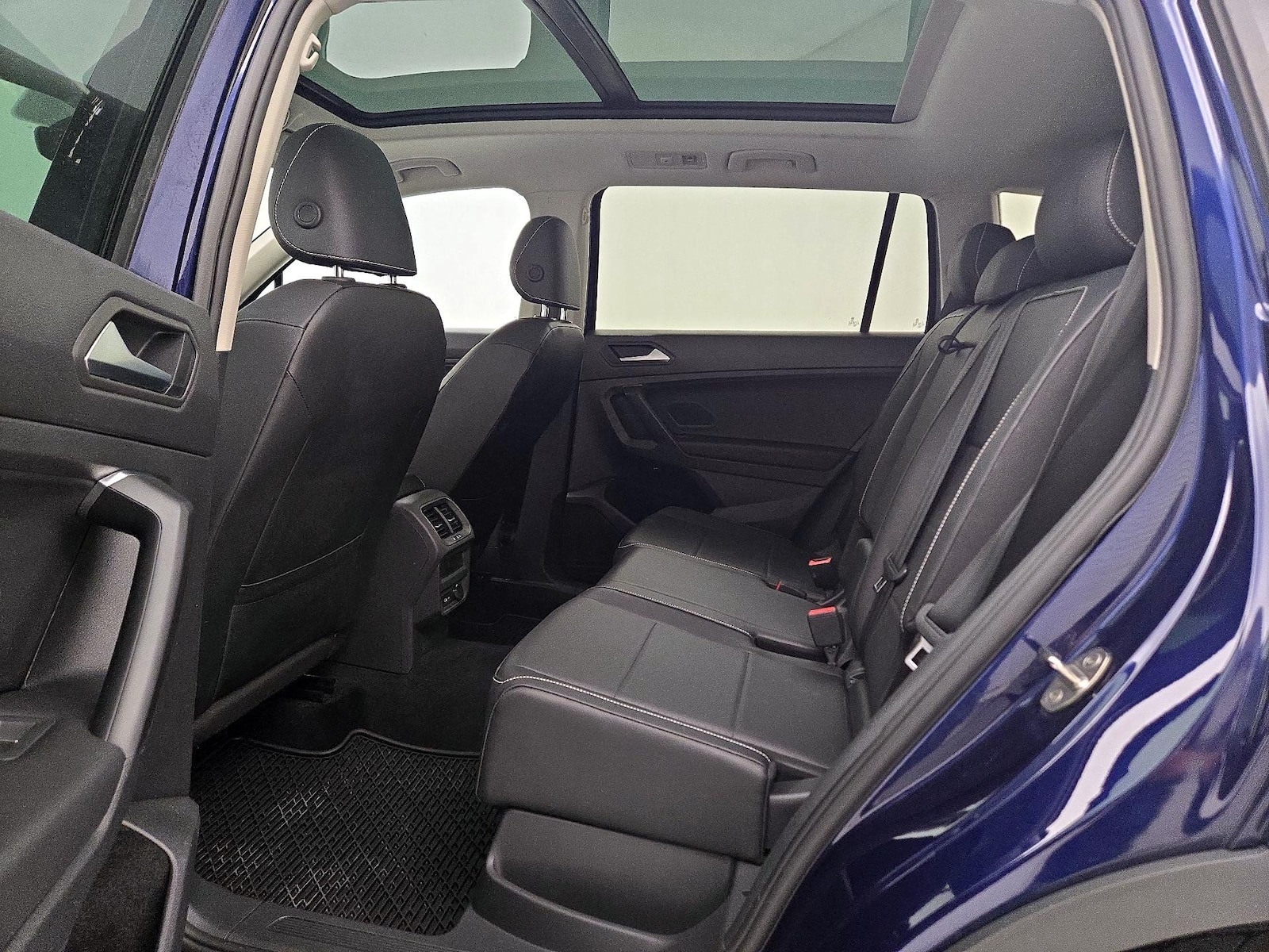 2021 Volkswagen Tiguan SE - Photo 21
