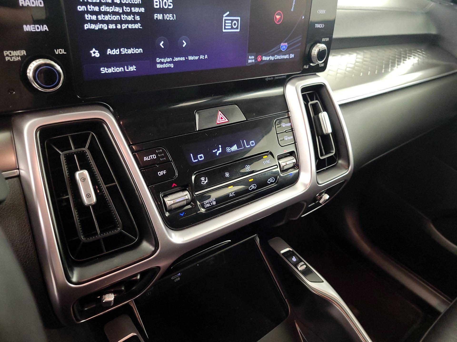 Thumbnail: 2023 Kia Sorento - 17