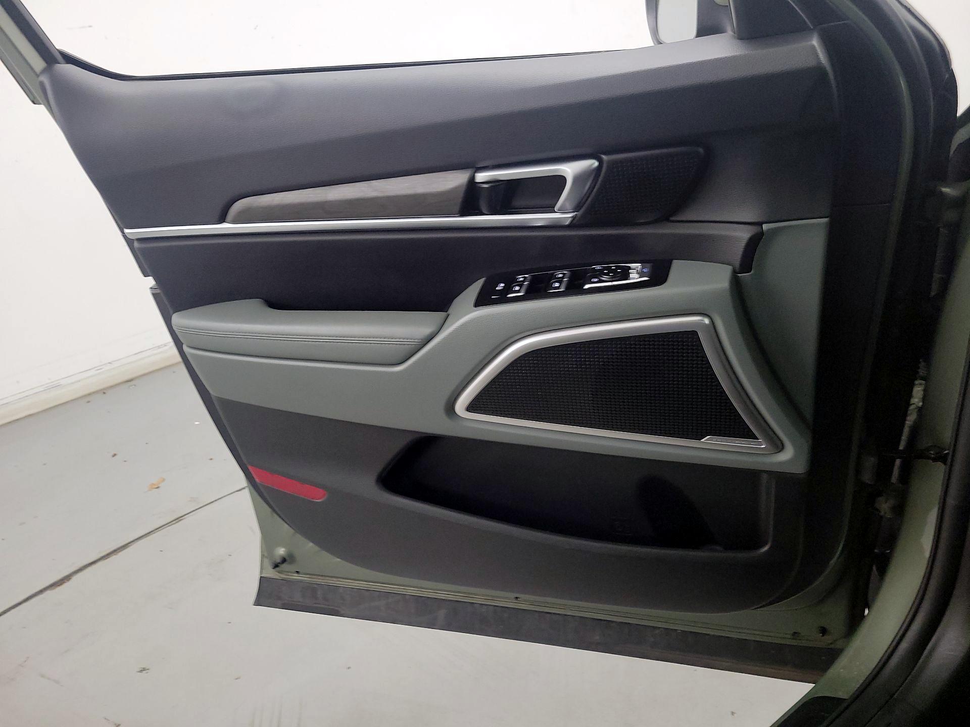 Thumbnail: 2023 Kia Telluride - 12