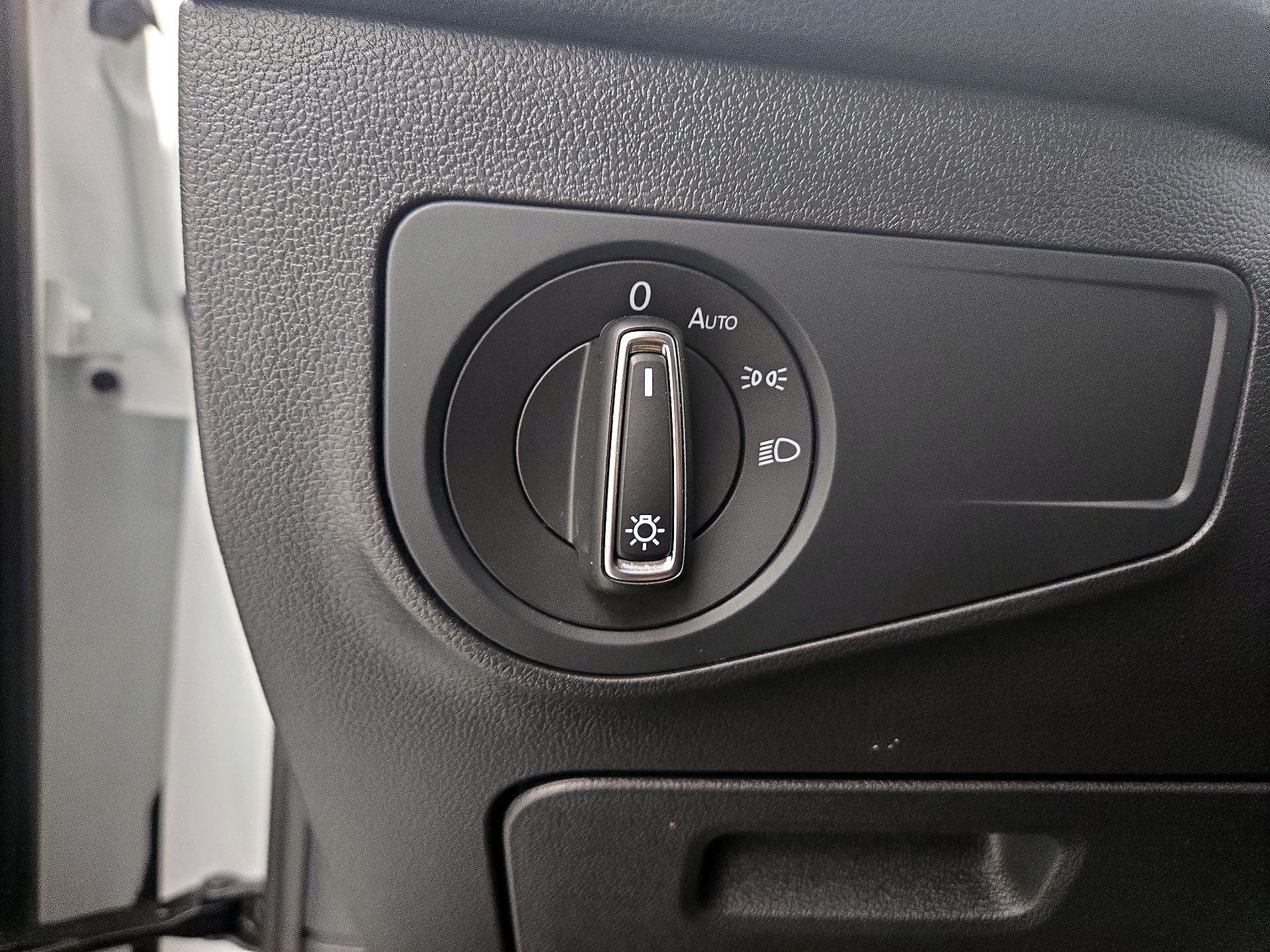 Thumbnail: 2024 Volkswagen Tiguan - 13