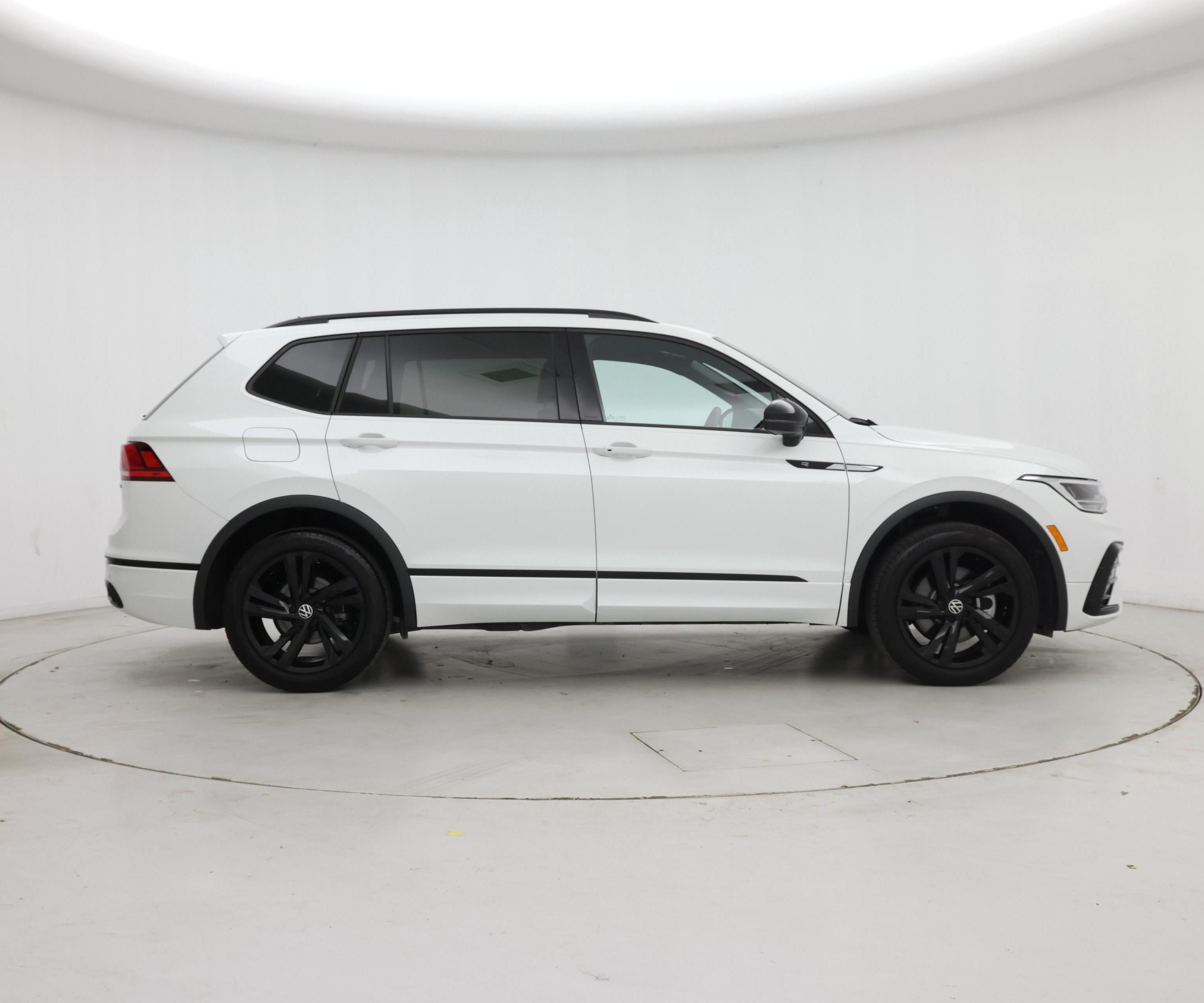 Thumbnail: 2024 Volkswagen Tiguan - 7