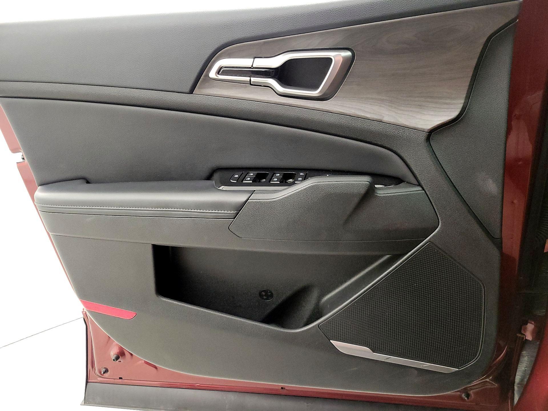 Thumbnail: 2023 Kia Sportage - 12