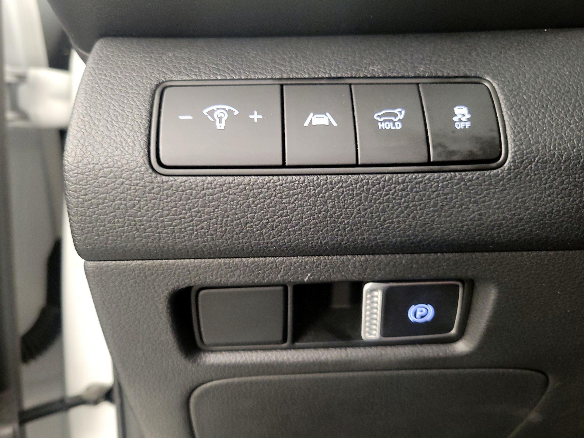 Thumbnail: 2023 Hyundai Santa Fe - 13