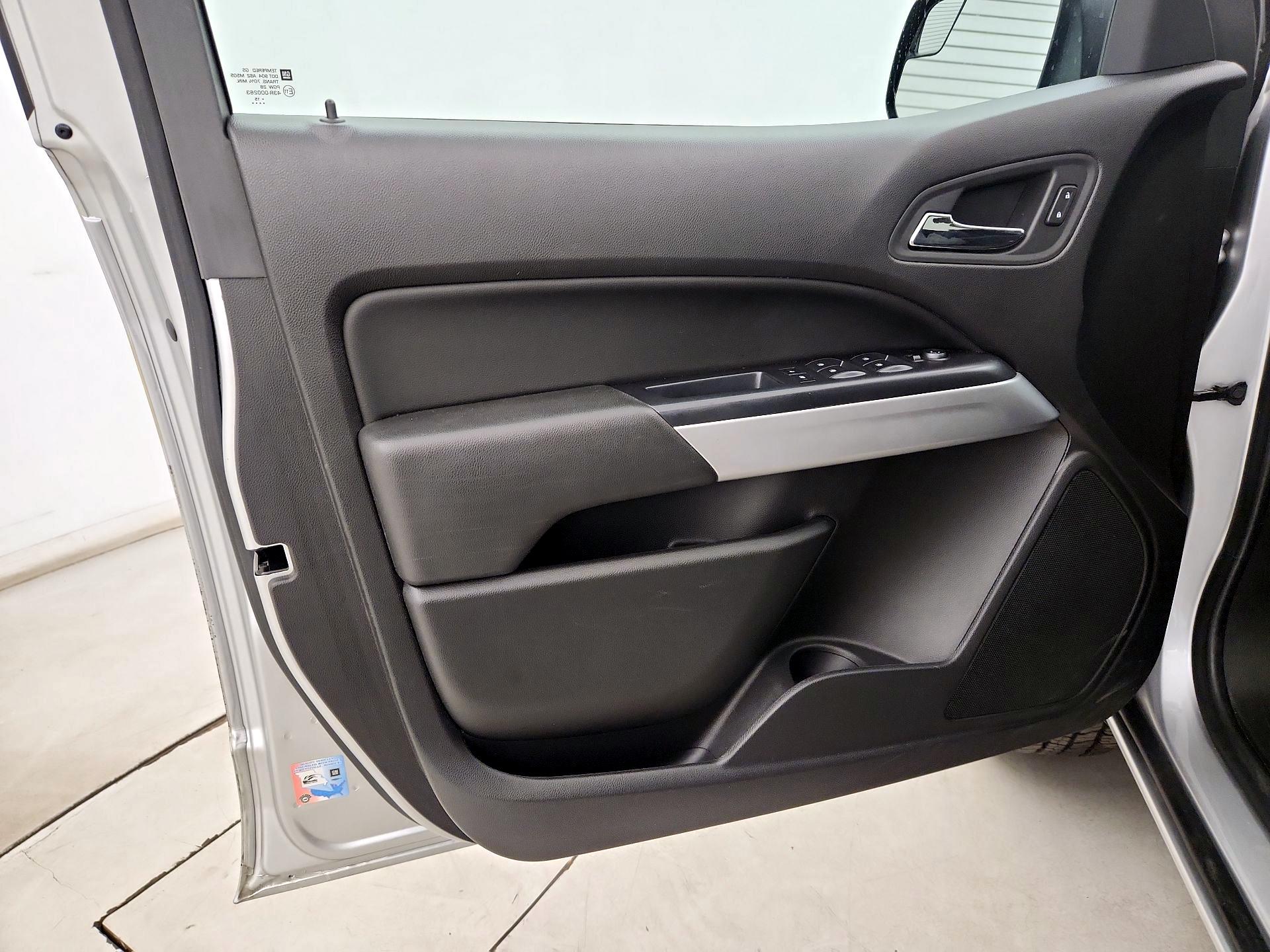 Thumbnail: 2015 Chevrolet Colorado - 12