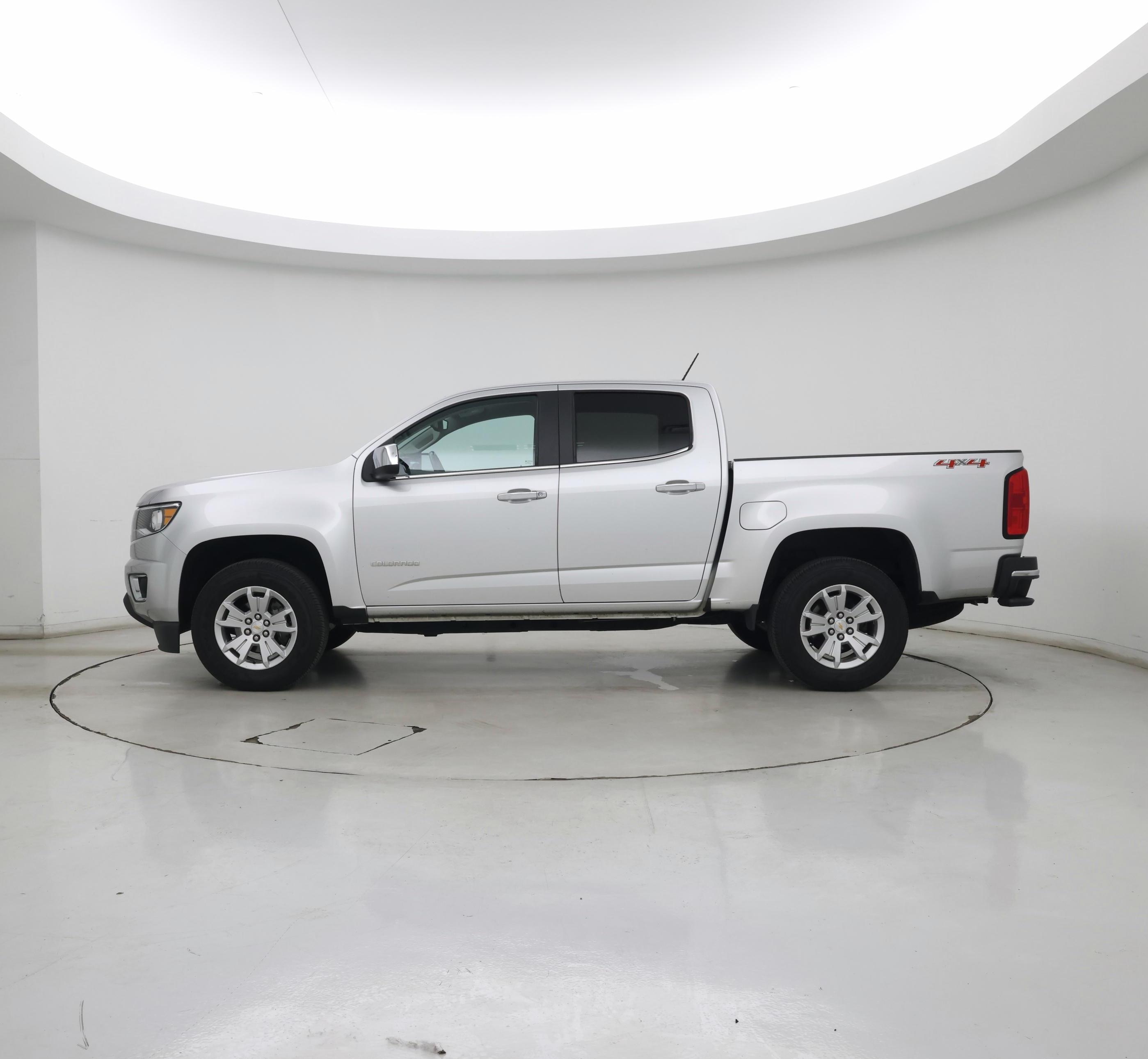 Thumbnail: 2015 Chevrolet Colorado - 3