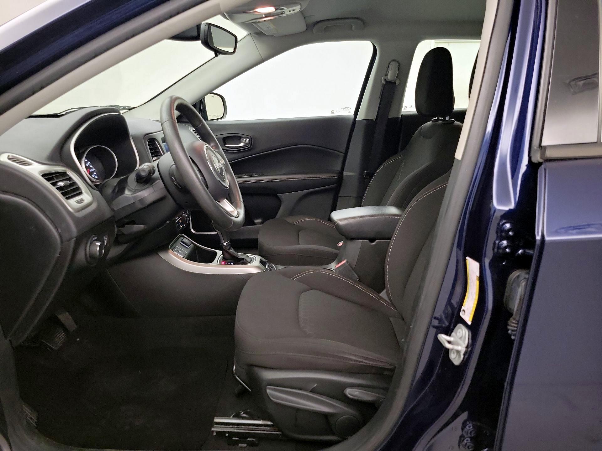 Thumbnail: 2021 Jeep Compass - 11