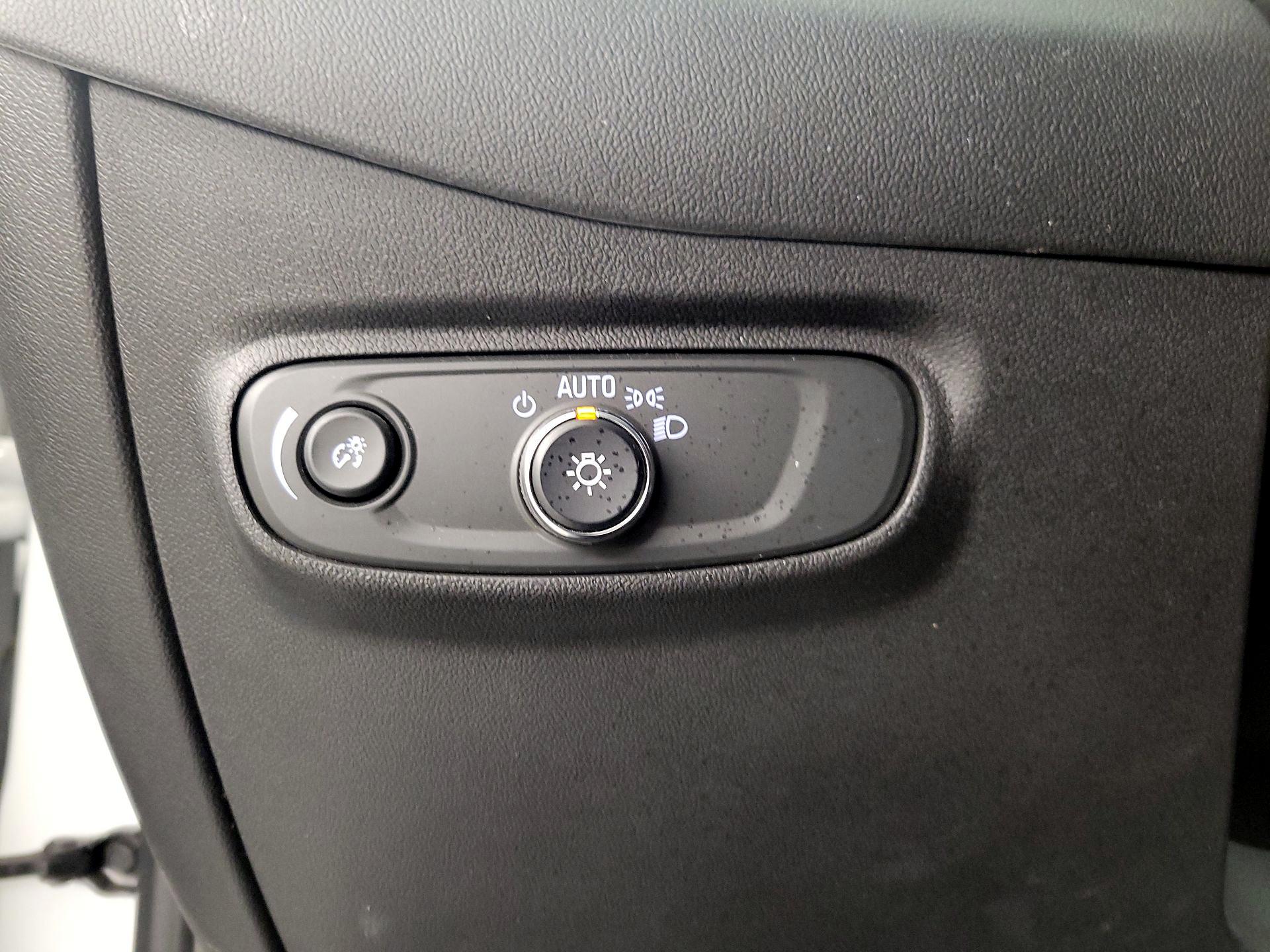 Thumbnail: 2022 Chevrolet Equinox - 13