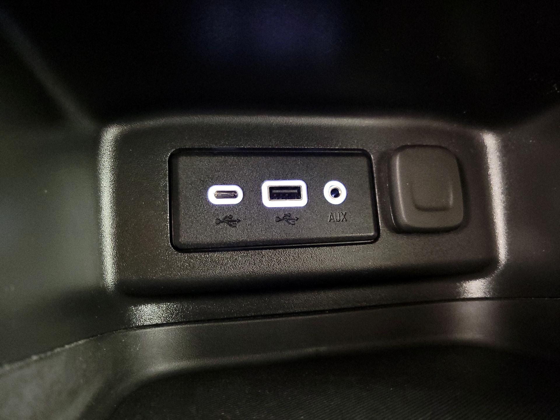 Thumbnail: 2022 Chevrolet Equinox - 18