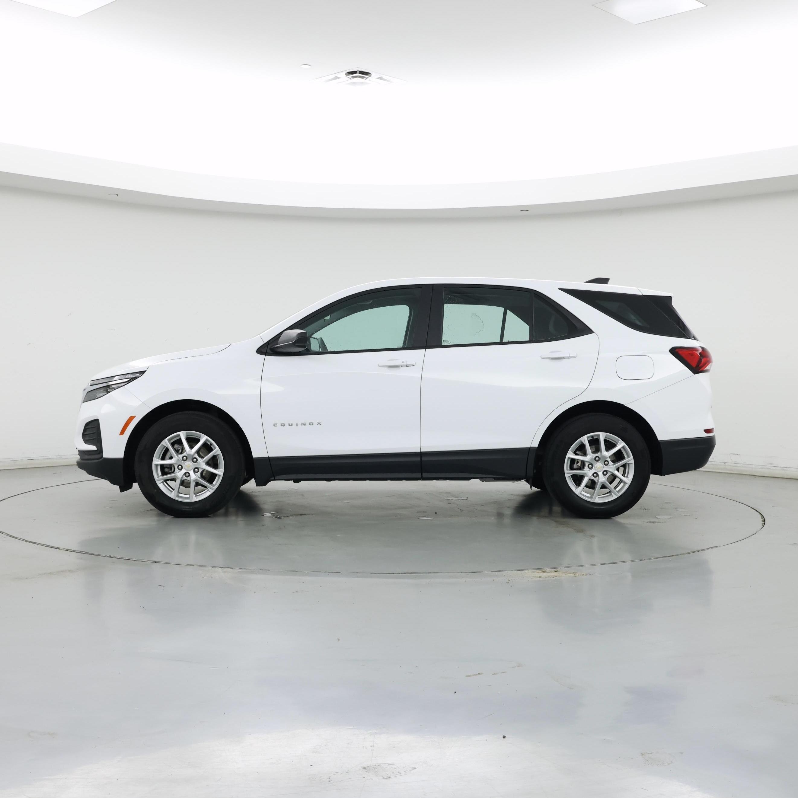 Thumbnail: 2022 Chevrolet Equinox - 3