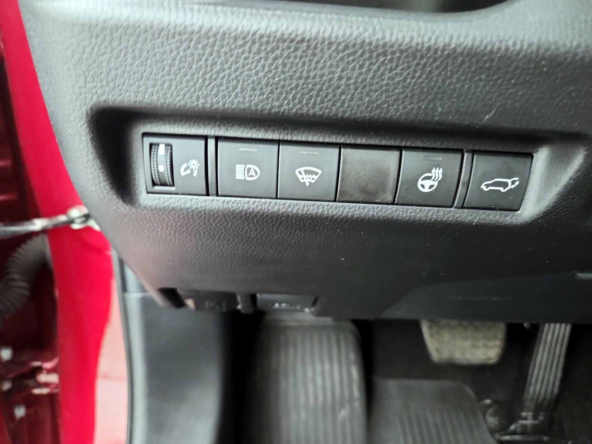 Thumbnail: 2021 Toyota RAV4 - 13