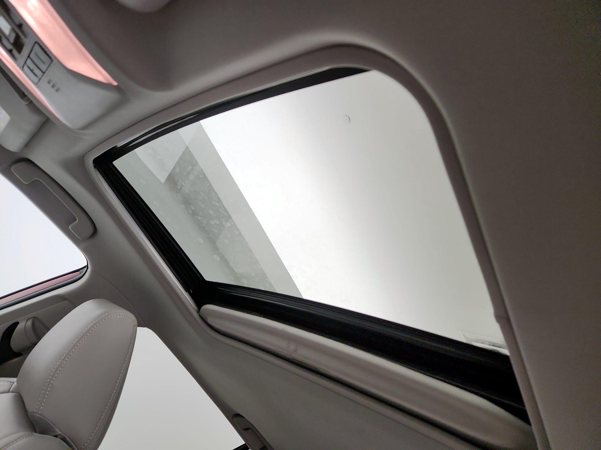 Thumbnail: 2021 Toyota RAV4 - 19