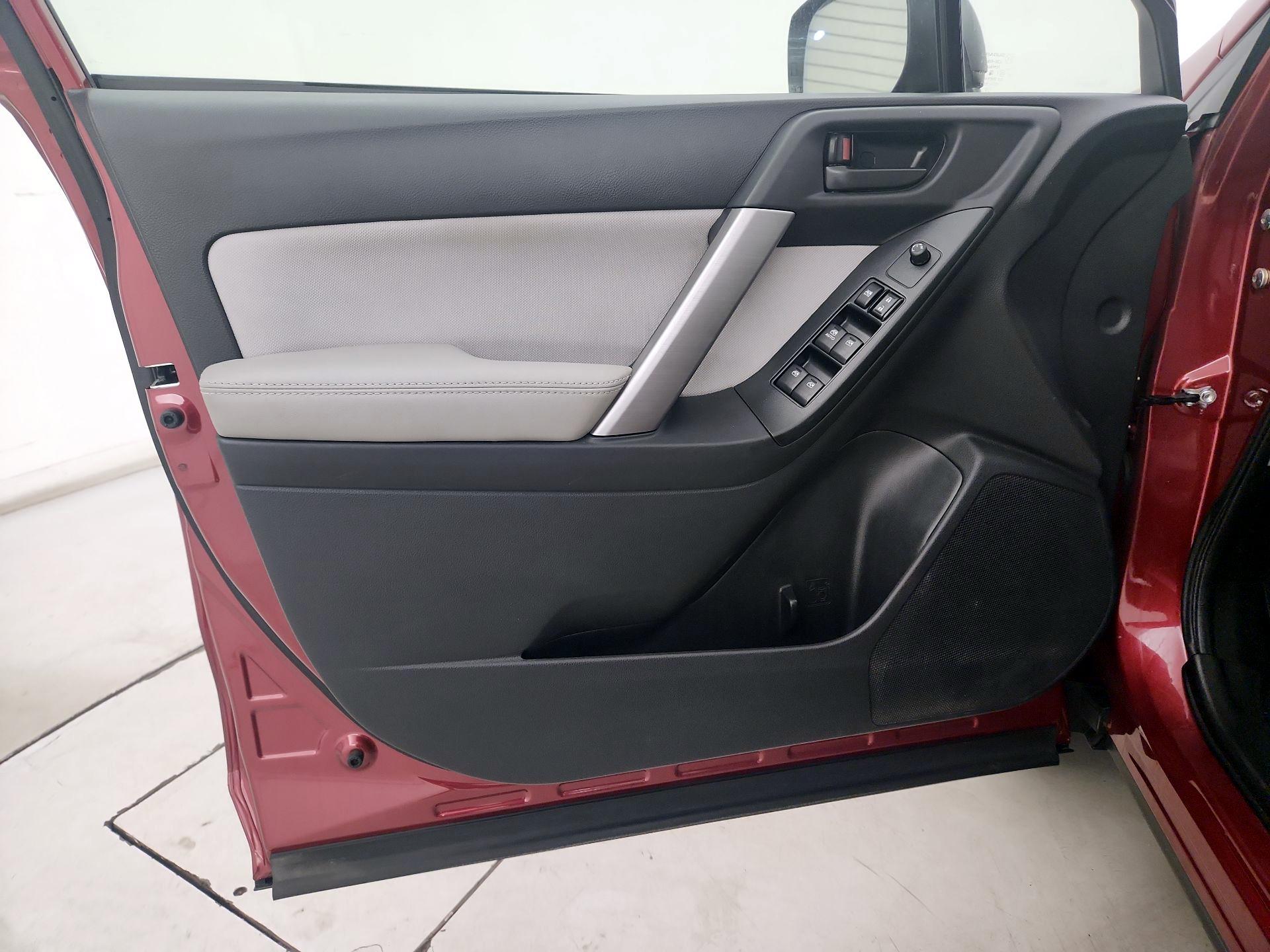 Thumbnail: 2016 Subaru Forester - 12