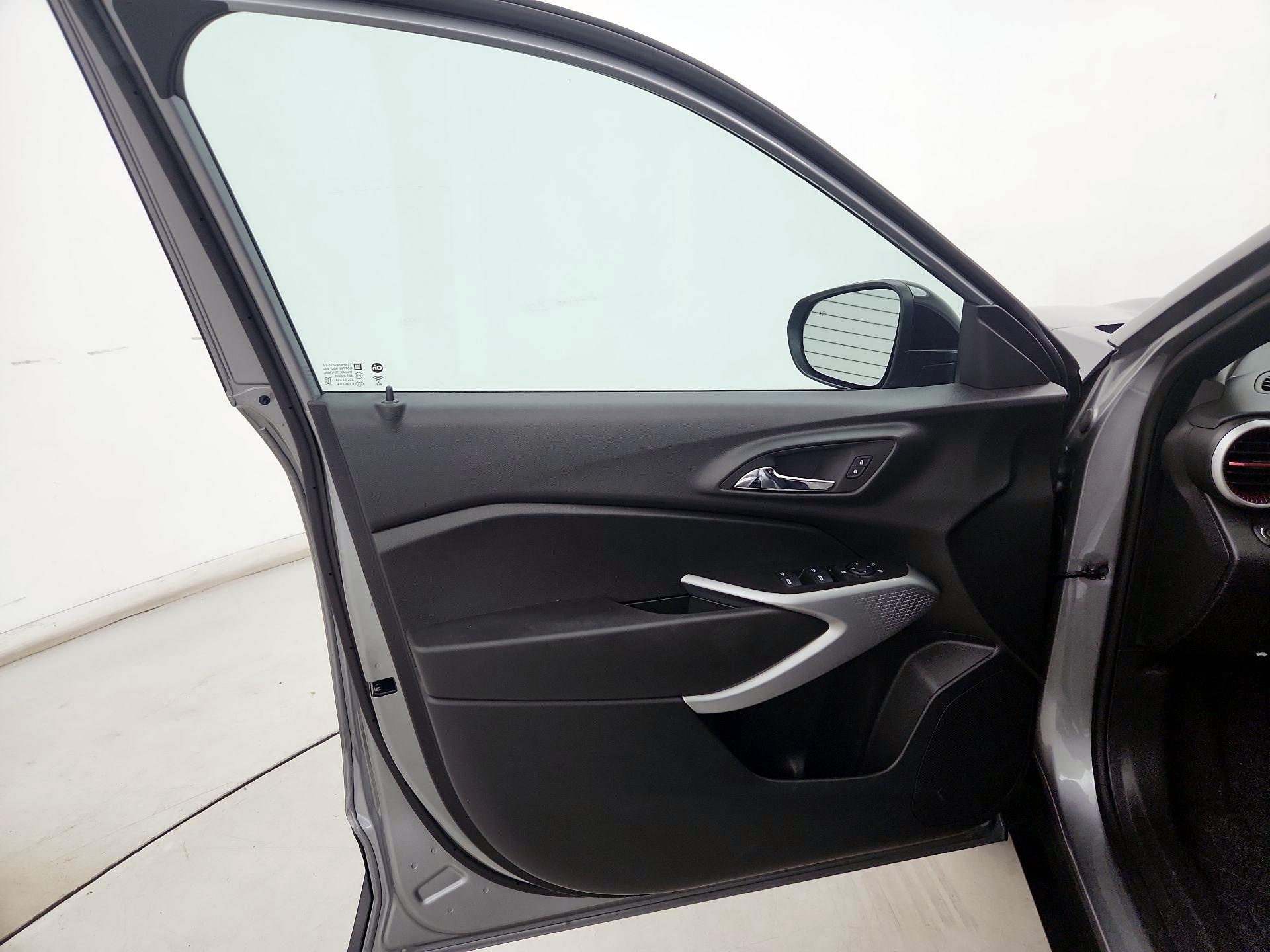 Thumbnail: 2025 Chevrolet Trax - 12