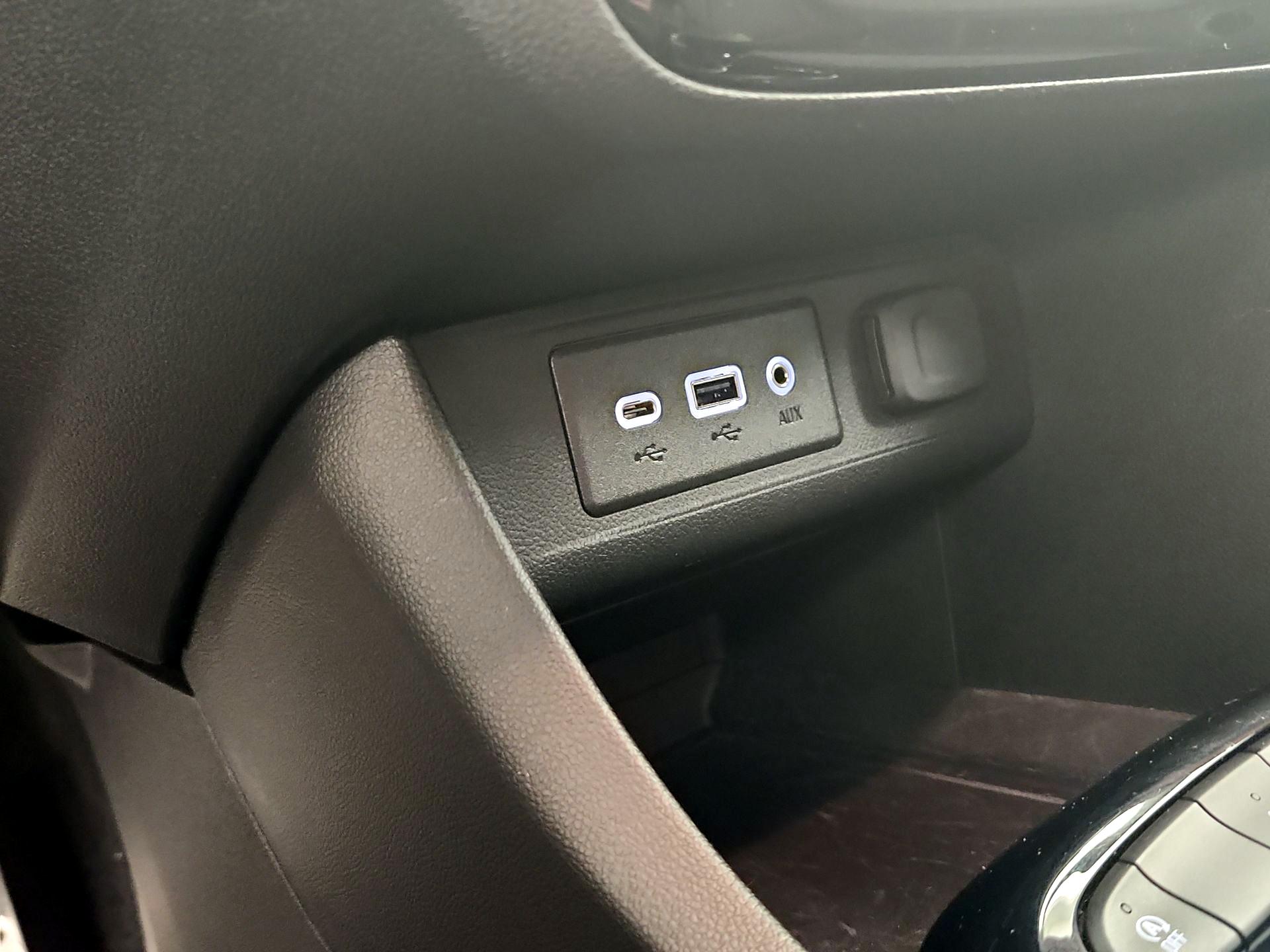 Thumbnail: 2023 Buick Encore GX - 18