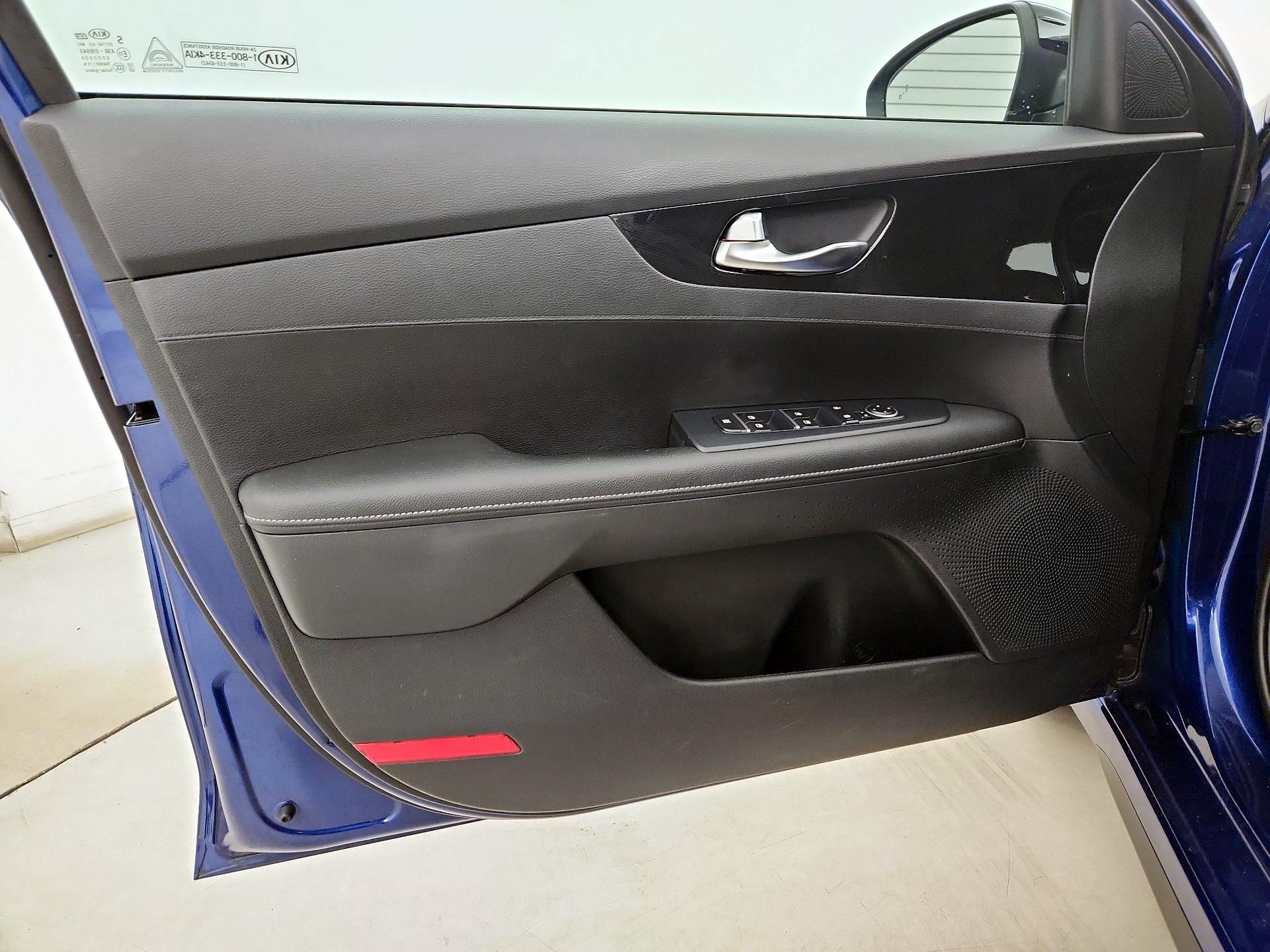 Thumbnail: 2021 Kia Forte - 12